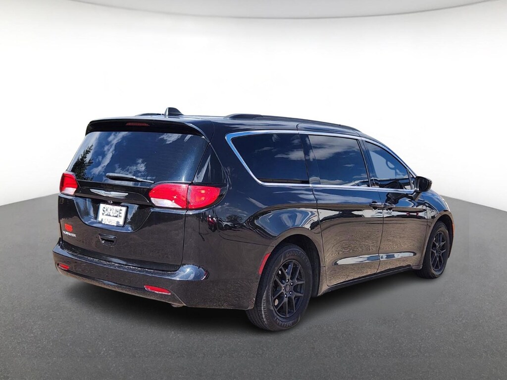 Used 2021 Chrysler Voyager LXI FWD Mini-van, Passenger