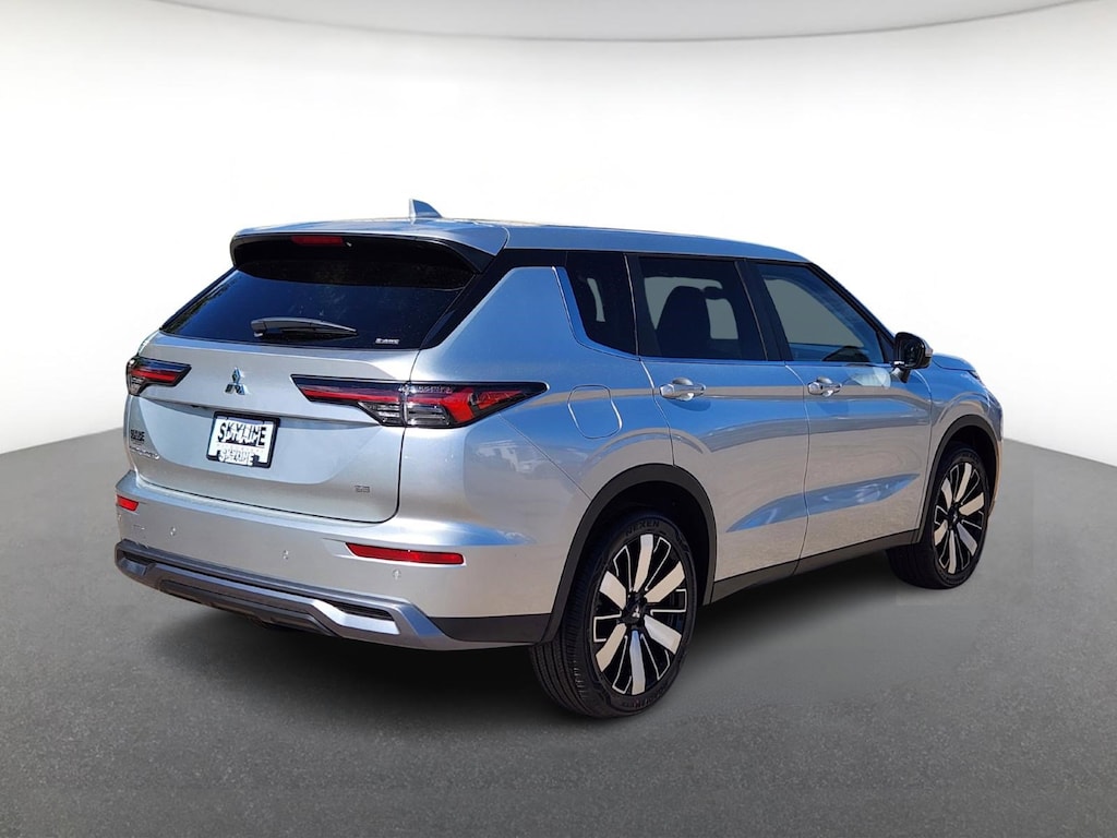 New 2025 Mitsubishi Outlander SE S-AWC SUV