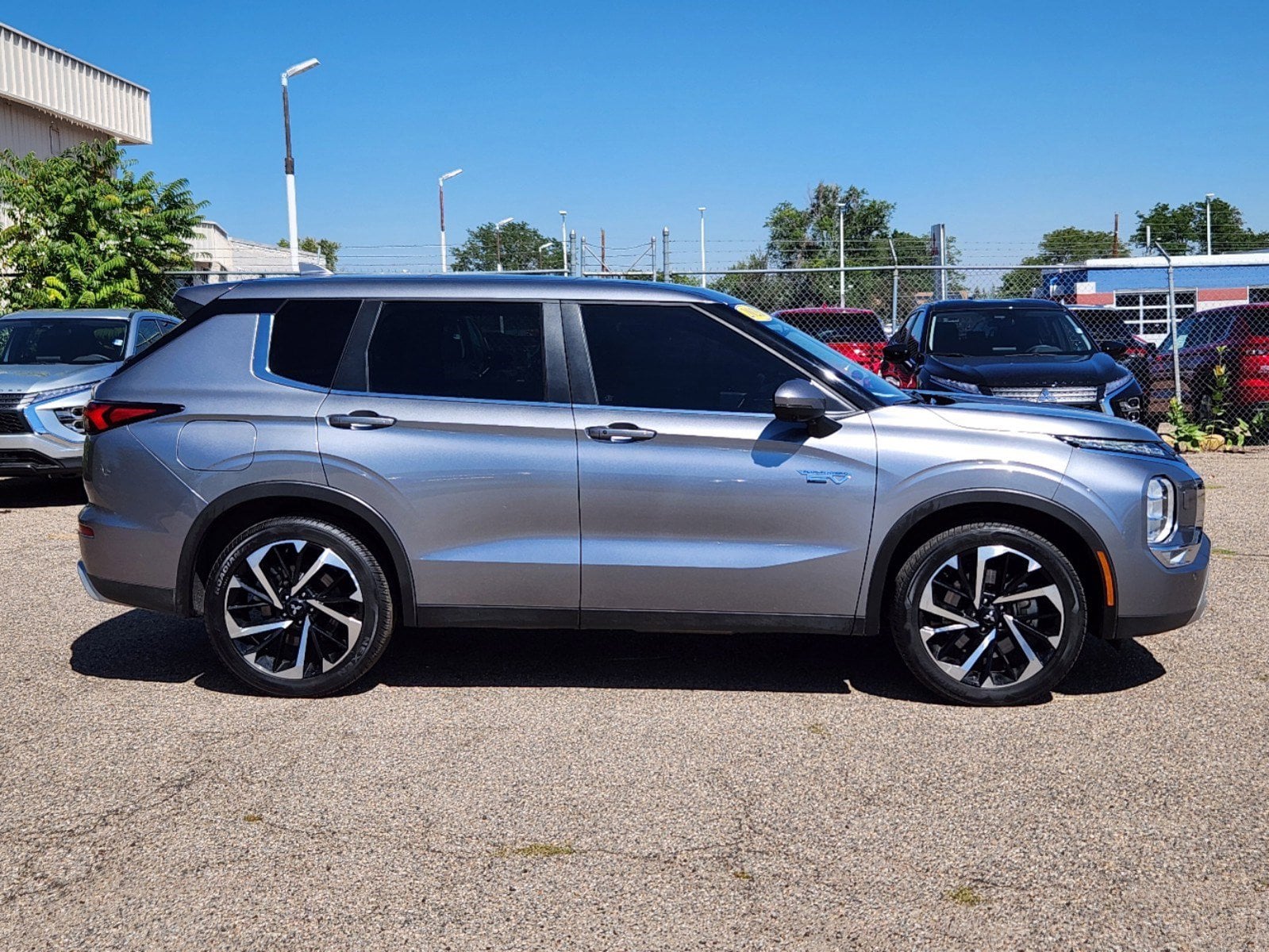 Used 2023 Mitsubishi Outlander Plug-In Hybrid SE with VIN JA4T5UA90PZ038802 for sale in Thornton, CO