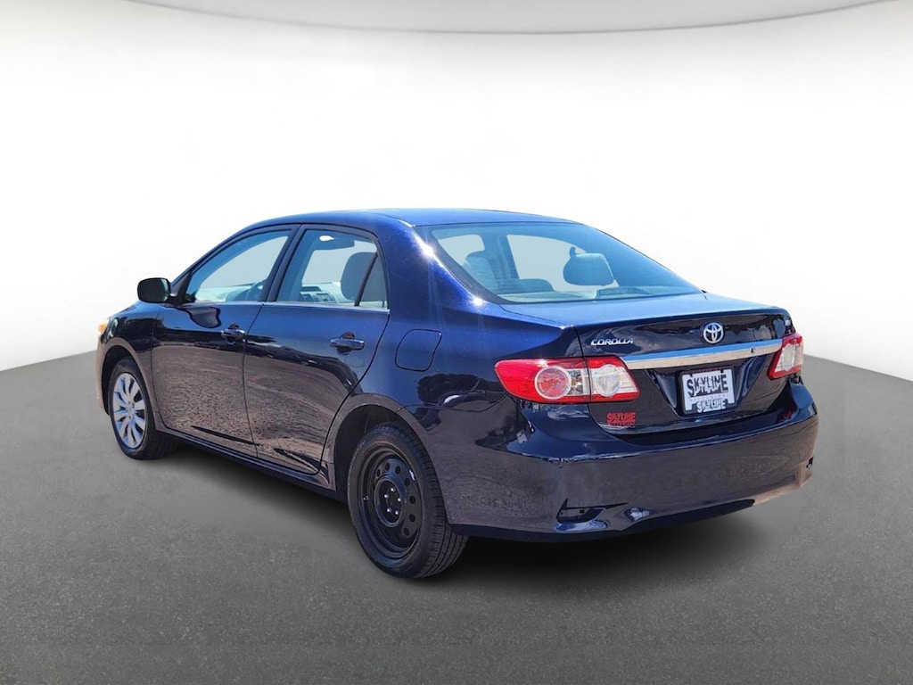 Used 2013 Toyota Corolla 4dr Sdn Auto LE 4dr Car