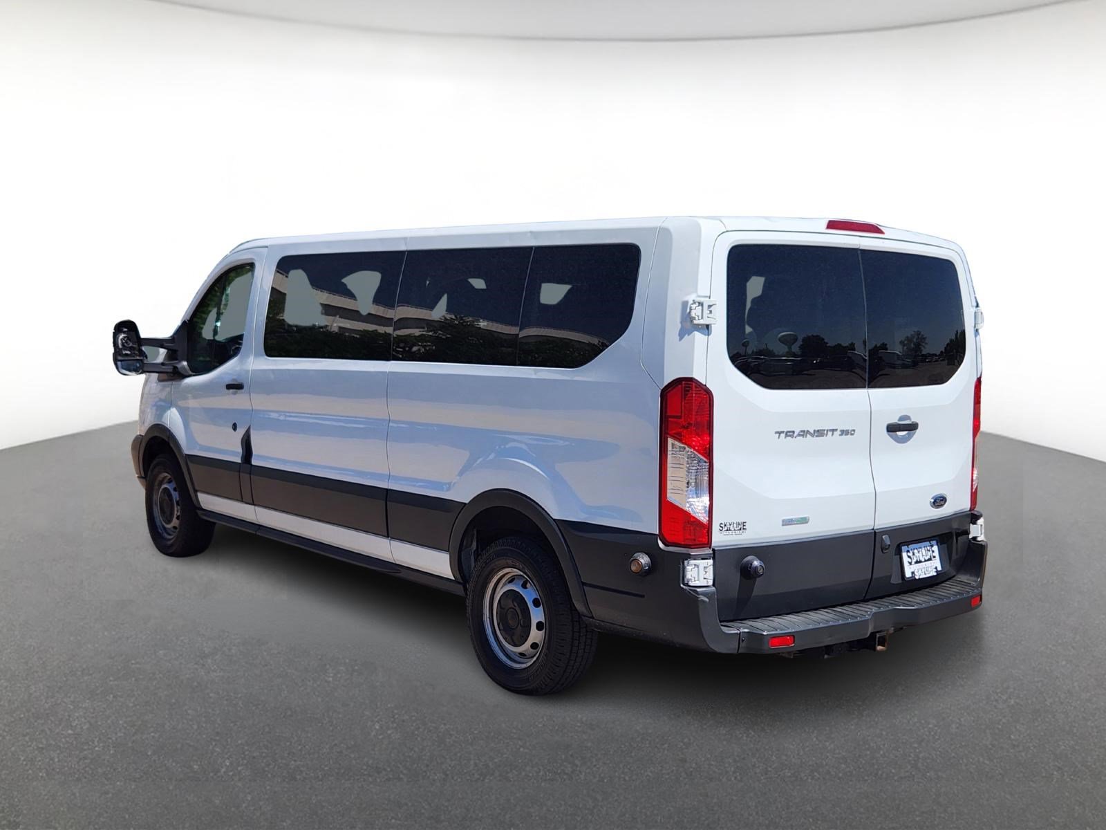 2016 Ford Transit XL Passenger Van photo 3