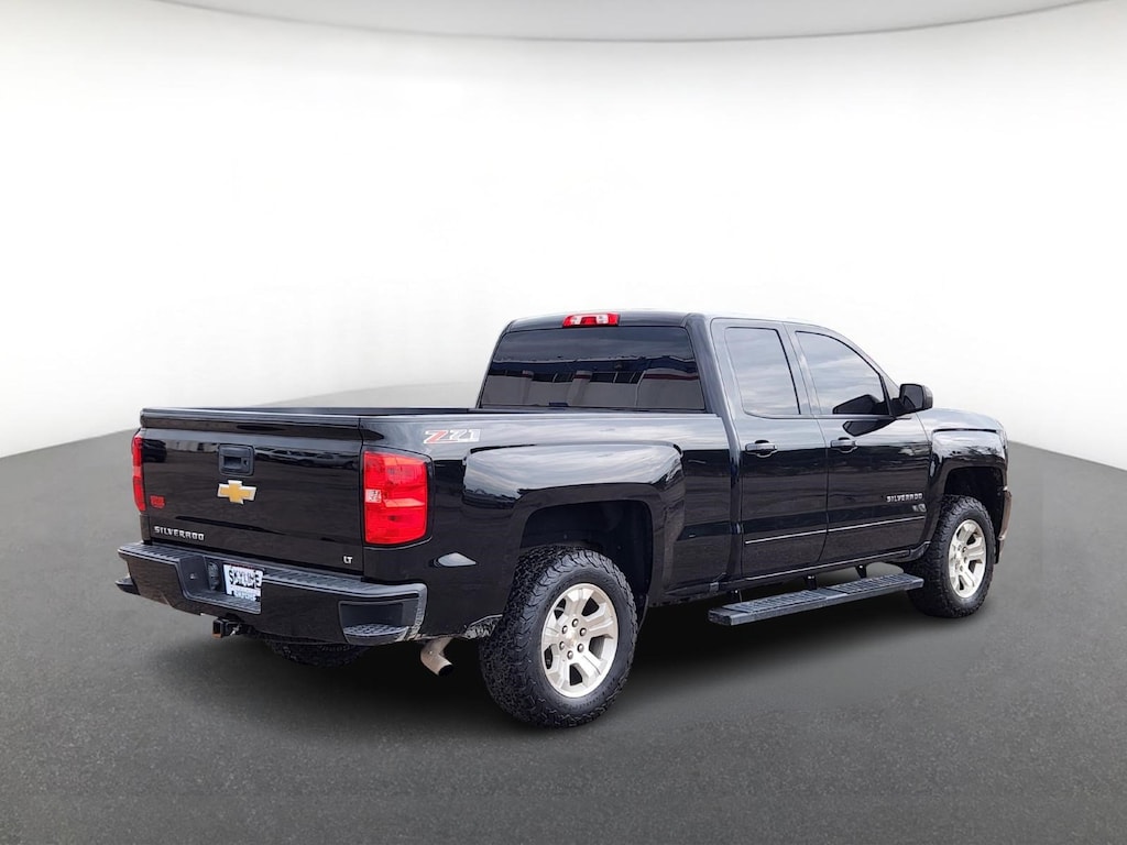 Used 2017 Chevrolet Silverado 1500 4WD Double Cab 143.5" LT w/2LT Extended Cab Pickup