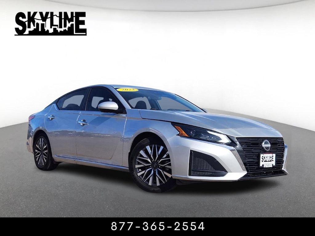 Used 2023 Nissan Altima 2.5 SV Sedan 4dr Car