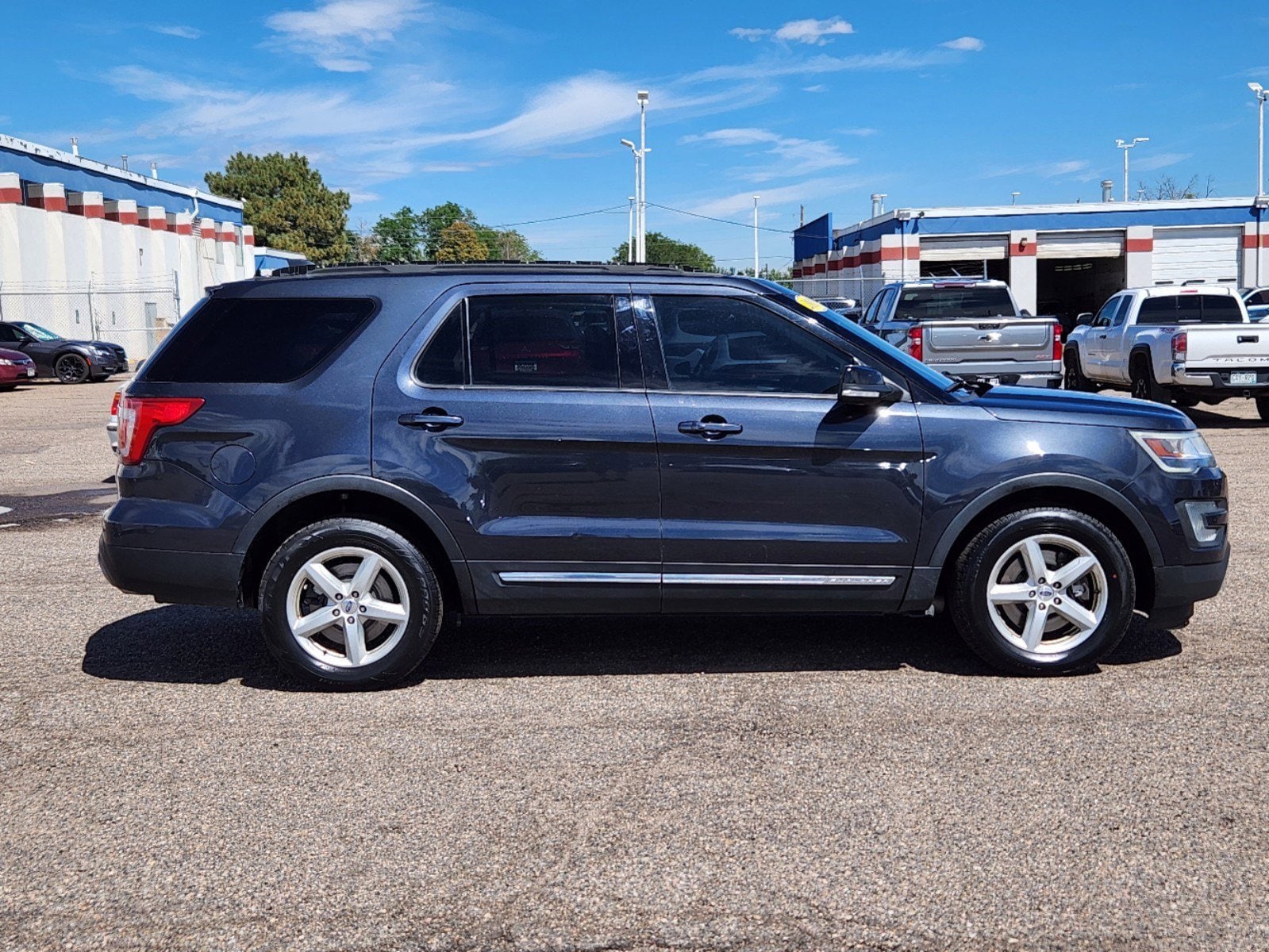 Used 2017 Ford Explorer XLT with VIN 1FM5K8D89HGA99334 for sale in Thornton, CO