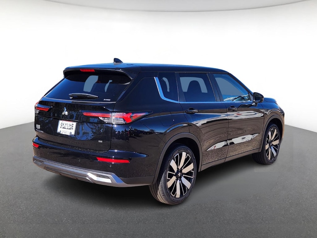 New 2025 Mitsubishi Outlander SE S-AWC SUV