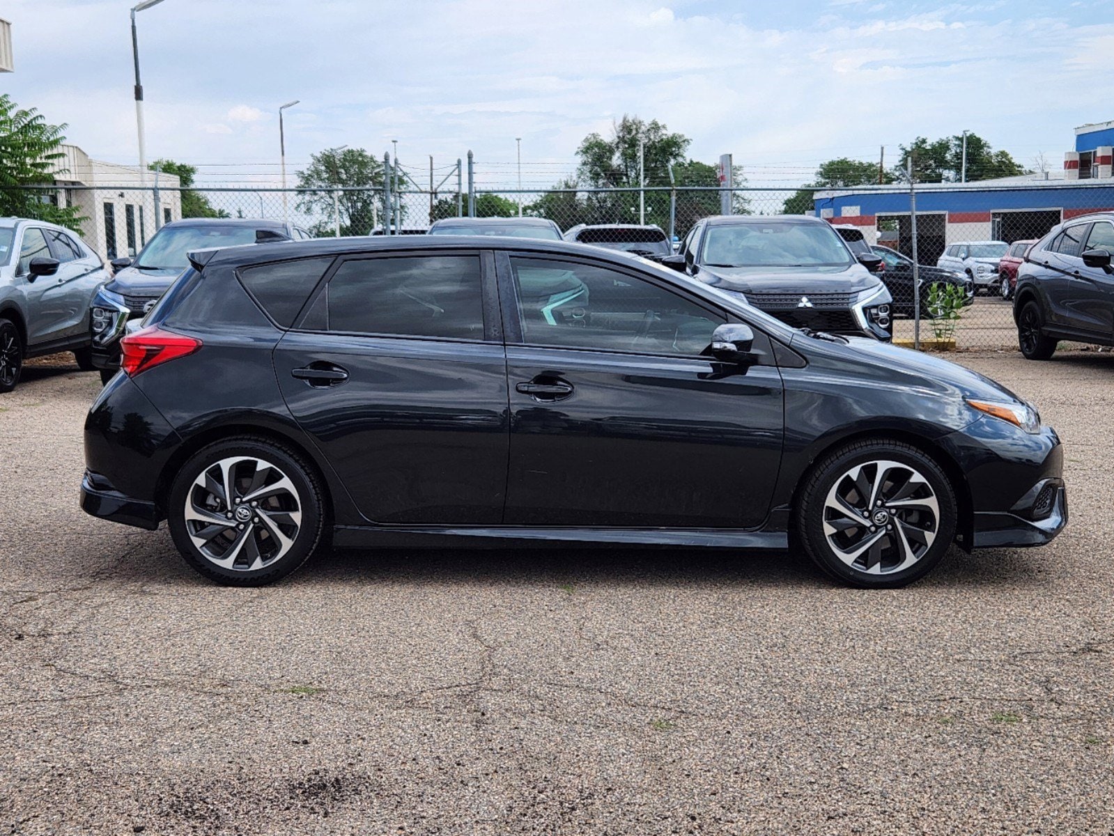 Used 2018 Toyota Corolla iM Base with VIN JTNKARJE6JJ568832 for sale in Thornton, CO