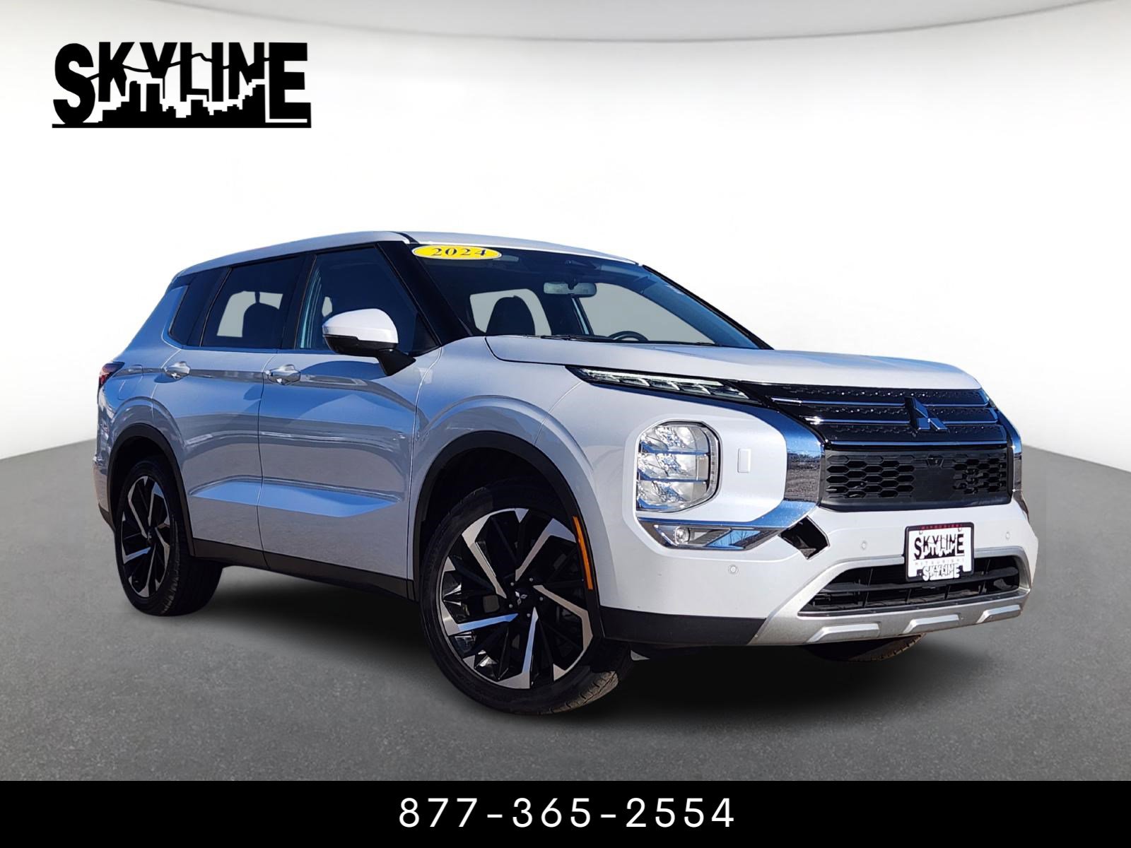 2024 Mitsubishi Outlander SE's photo