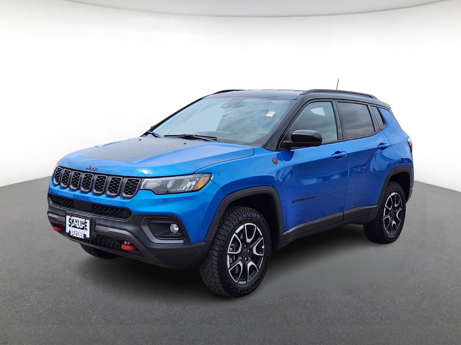 2025 Jeep Compass Trailhawk photo 2