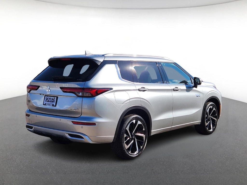 New 2025 Mitsubishi Outlander PHEV SEL S-AWC SUV