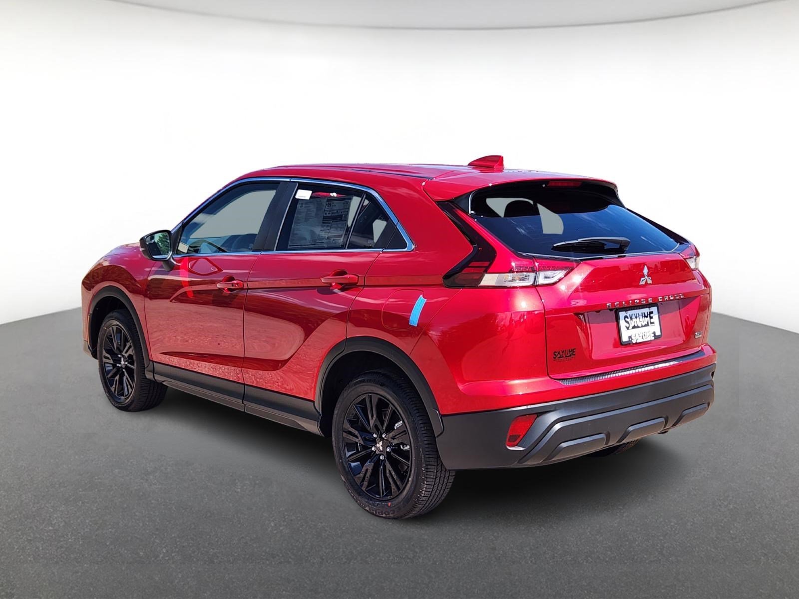 2025 Mitsubishi Eclipse Cross LE photo 4