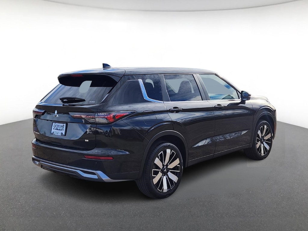 New 2025 Mitsubishi Outlander SE S-AWC SUV