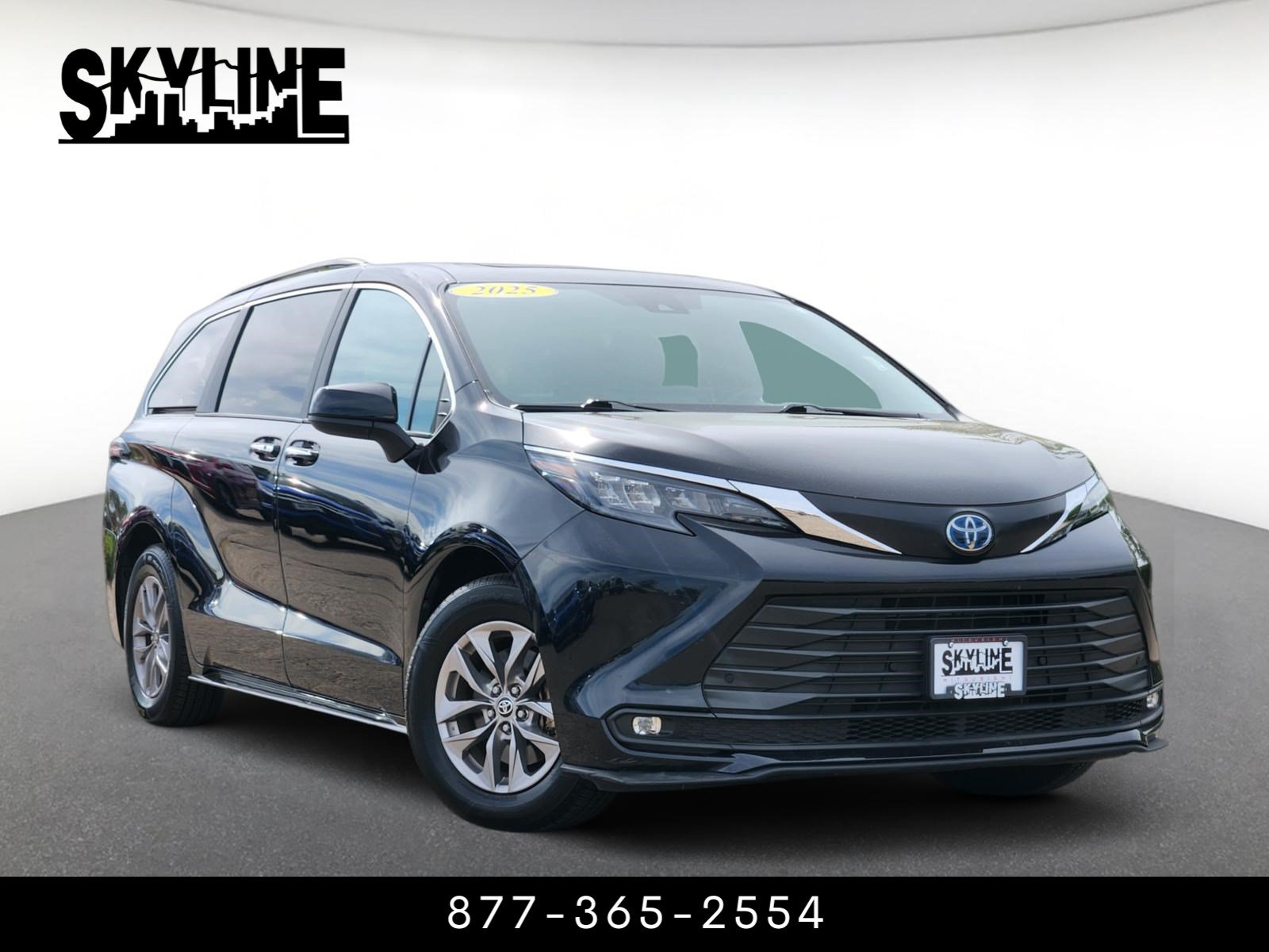 Used 2025 Toyota Sienna XLE 8 Passenger Van Passenger Van 20991 in Thornton, CO