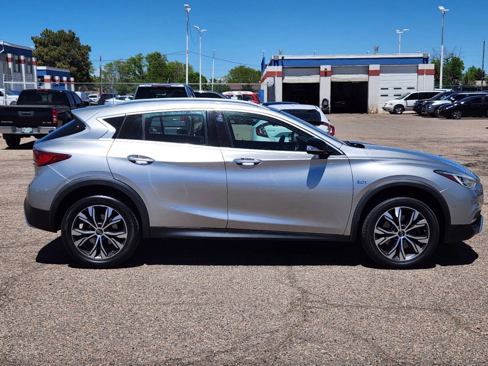 Used 2017 INFINITI QX30 Premium with VIN SJKCH5CR8HA036390 for sale in Thornton, CO