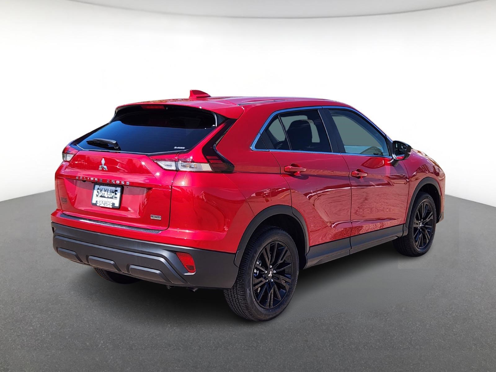 2025 Mitsubishi Eclipse Cross LE photo 3