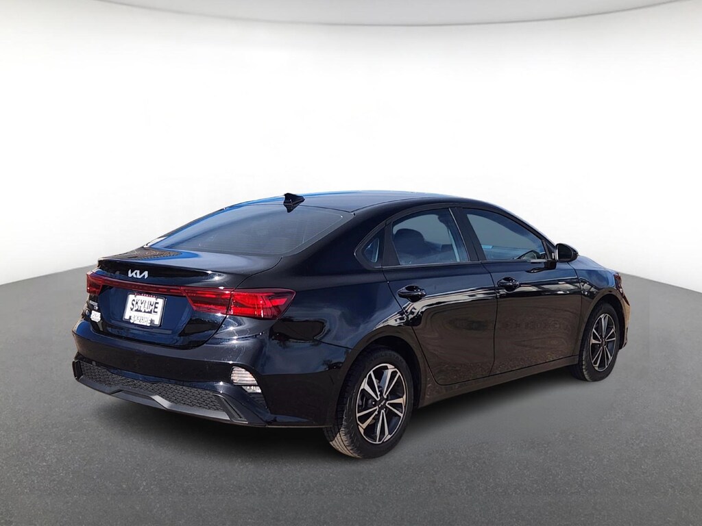 Used 2024 Kia Forte LX IVT 4dr Car