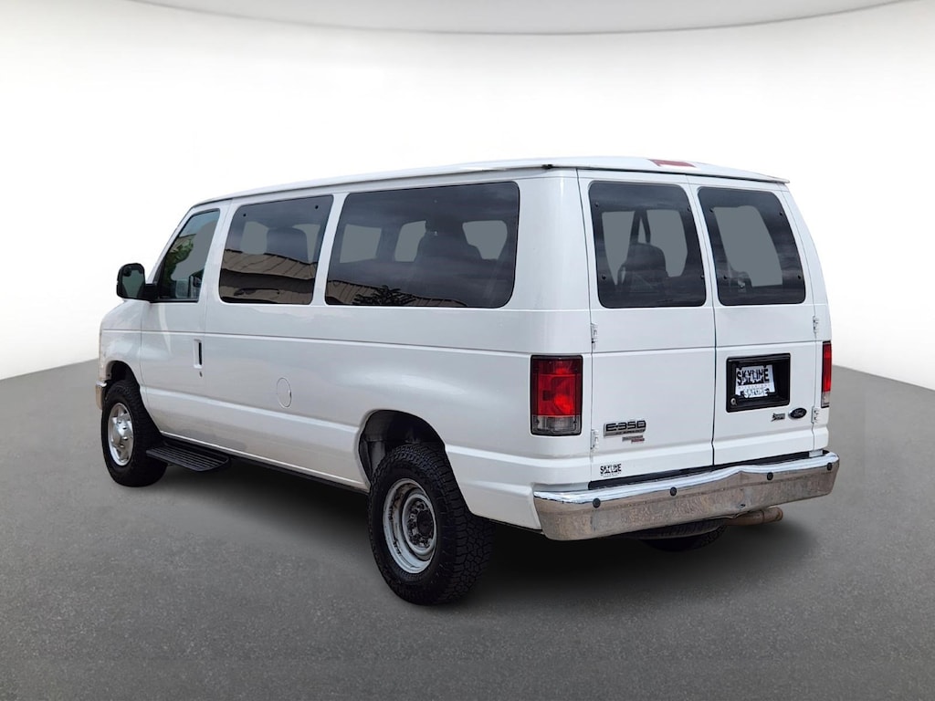 Used 2014 Ford Econoline Wagon E-350 Super Duty XLT Full-size Passenger Van