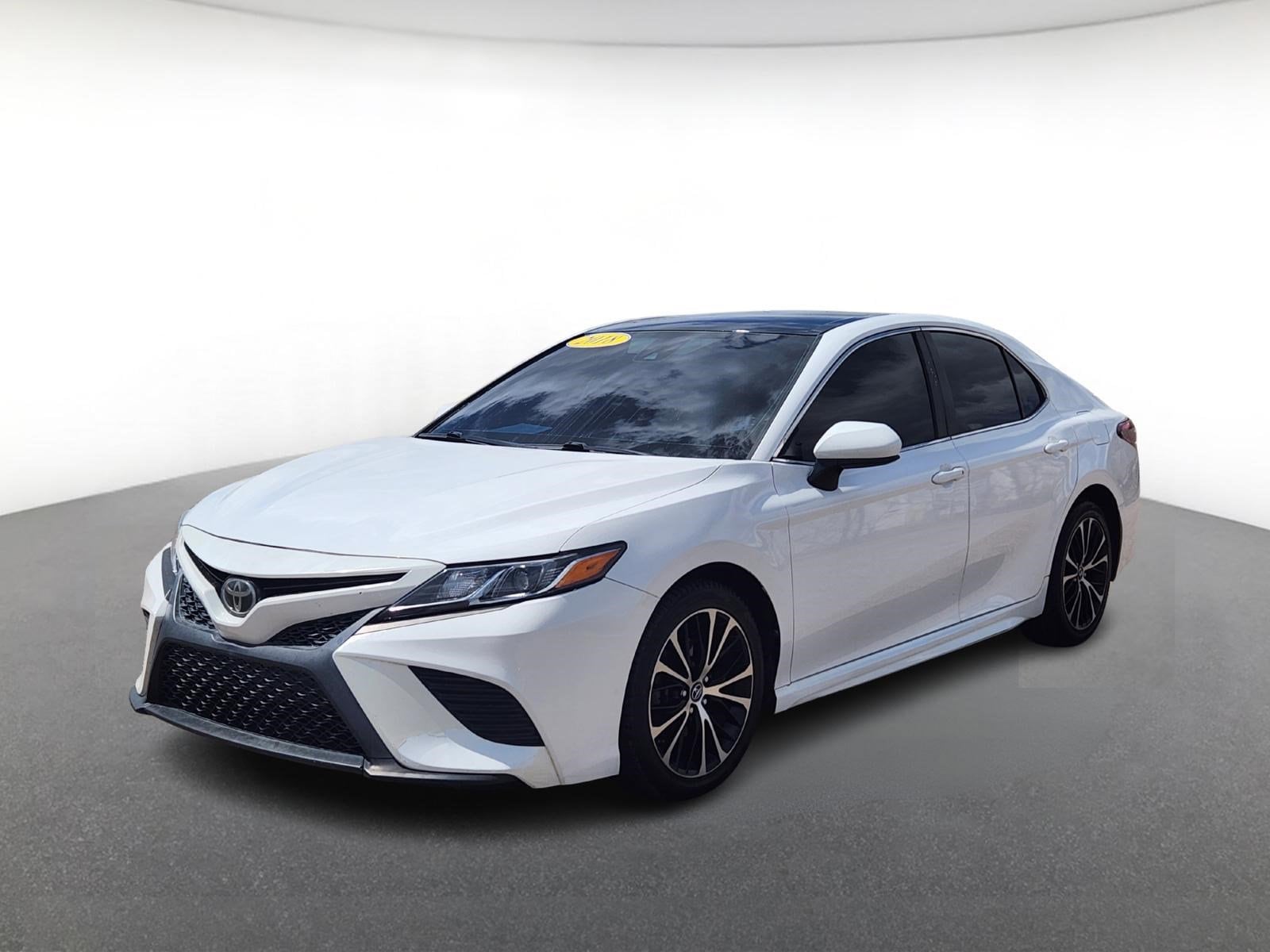 Used 2018 Toyota Camry SE with VIN 4T1B11HK3JU076271 for sale in Thornton, CO