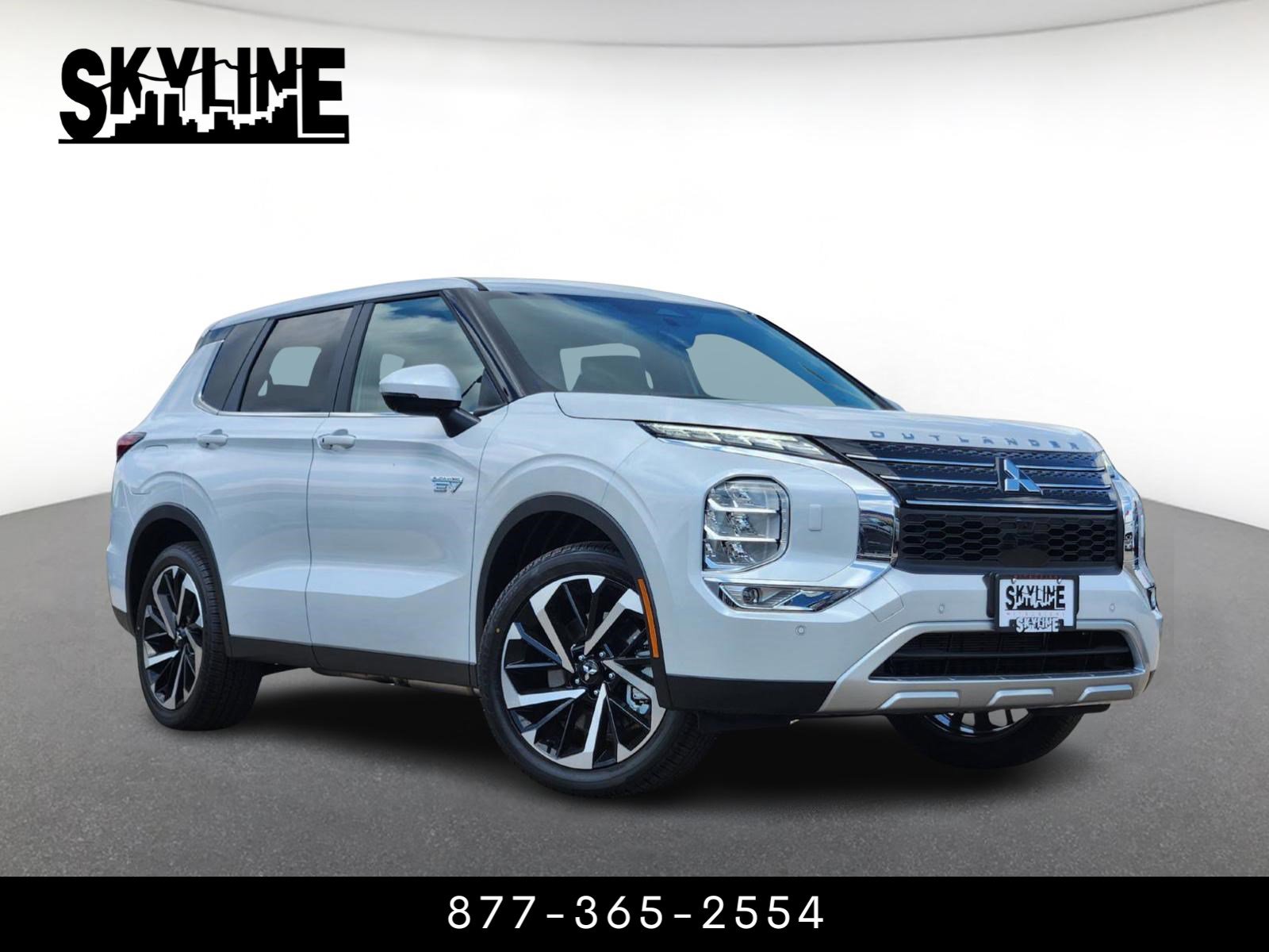 2025 Mitsubishi Outlander Plug-in Hybrid SE's photo