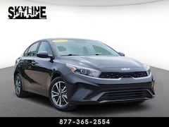 2024 Kia Forte LXS IVT 4dr Car