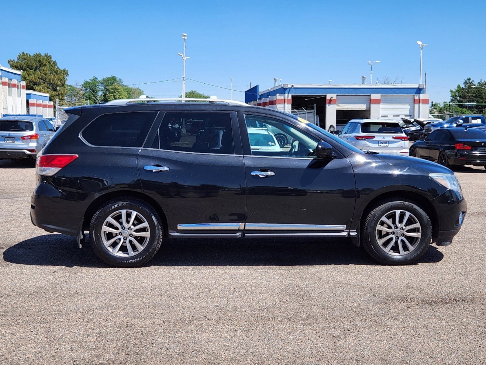 Used 2015 Nissan Pathfinder SL with VIN 5N1AR2MM2FC639020 for sale in Thornton, CO