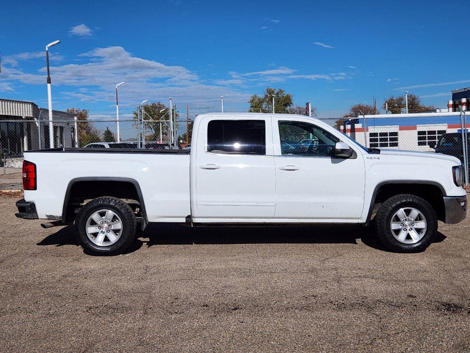 Used 2017 GMC Sierra 1500 SLE with VIN 3GTU2MEC2HG260123 for sale in Thornton, CO