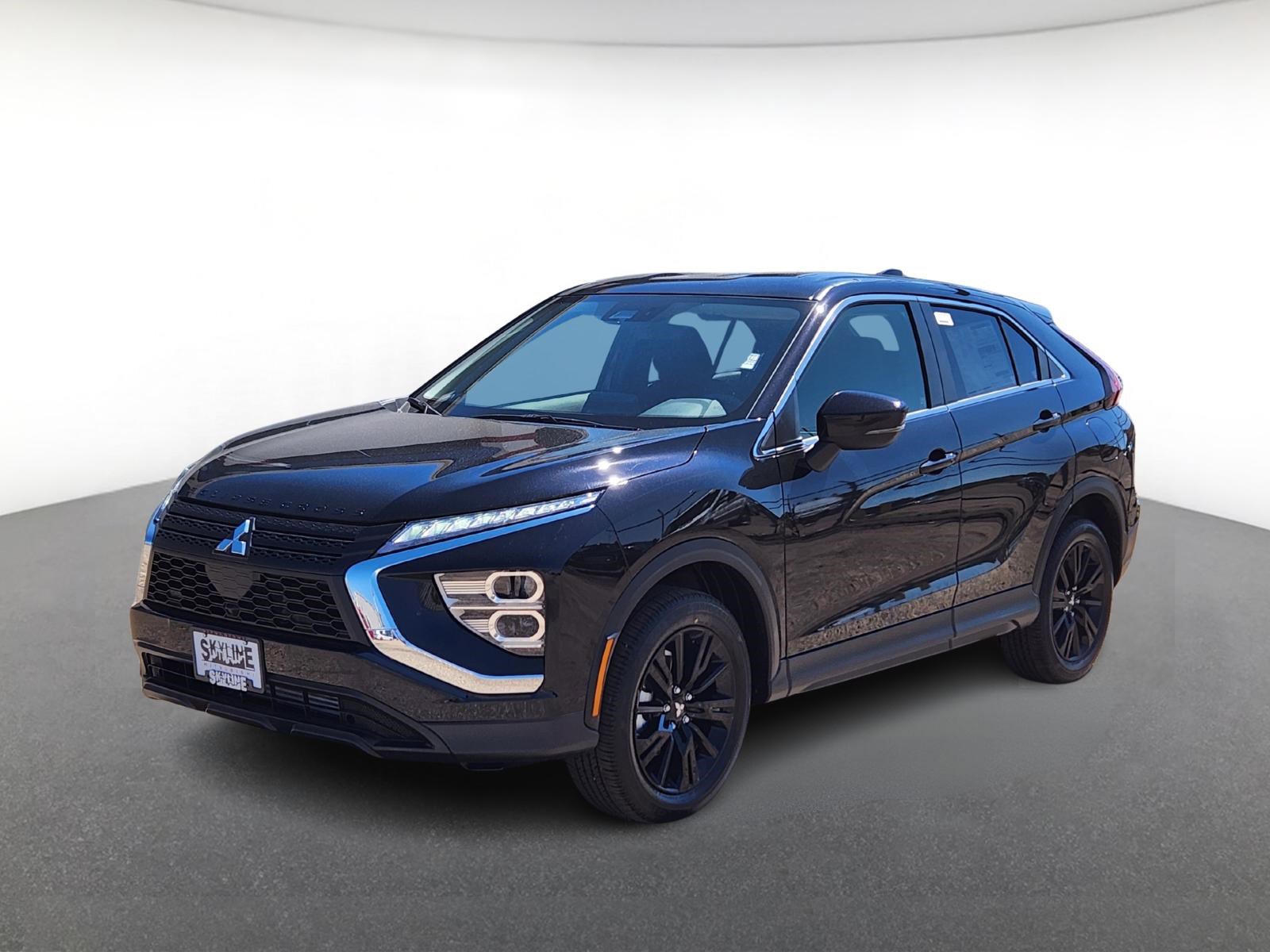 2025 Mitsubishi Eclipse Cross LE photo 2