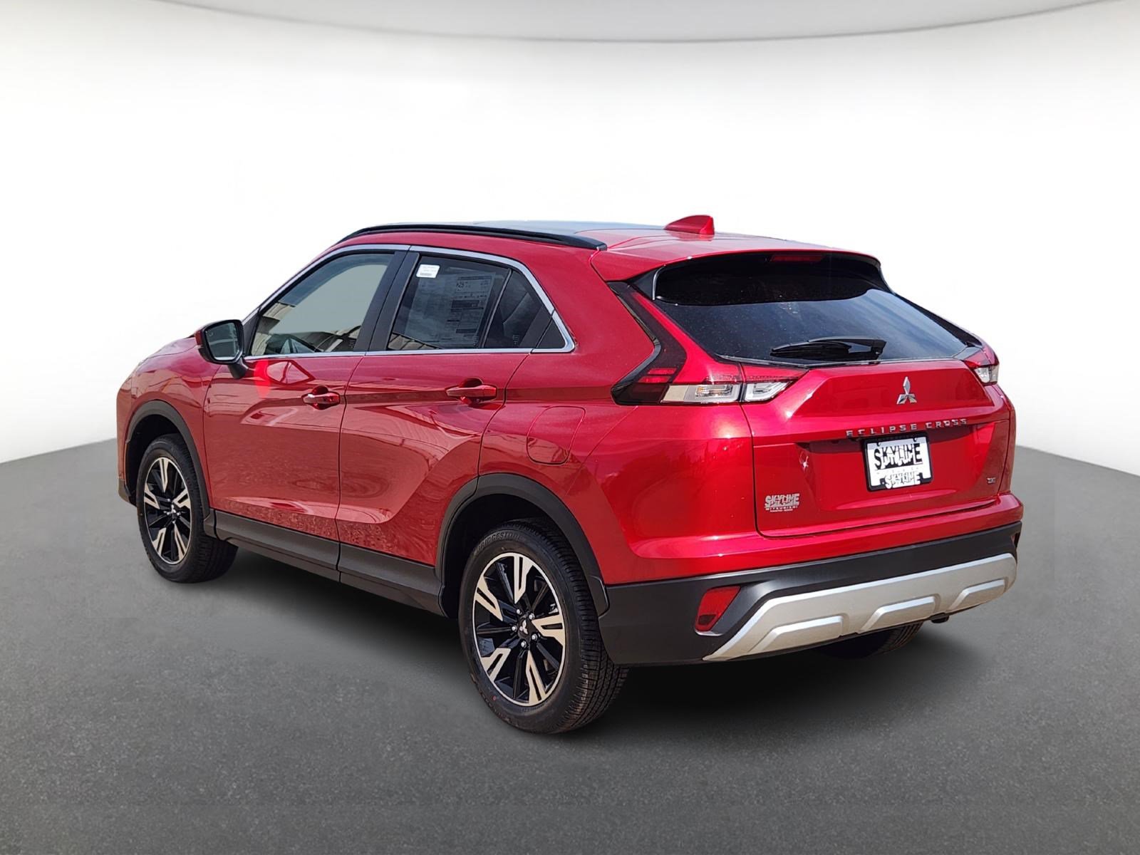 2025 Mitsubishi Eclipse Cross SE photo 4