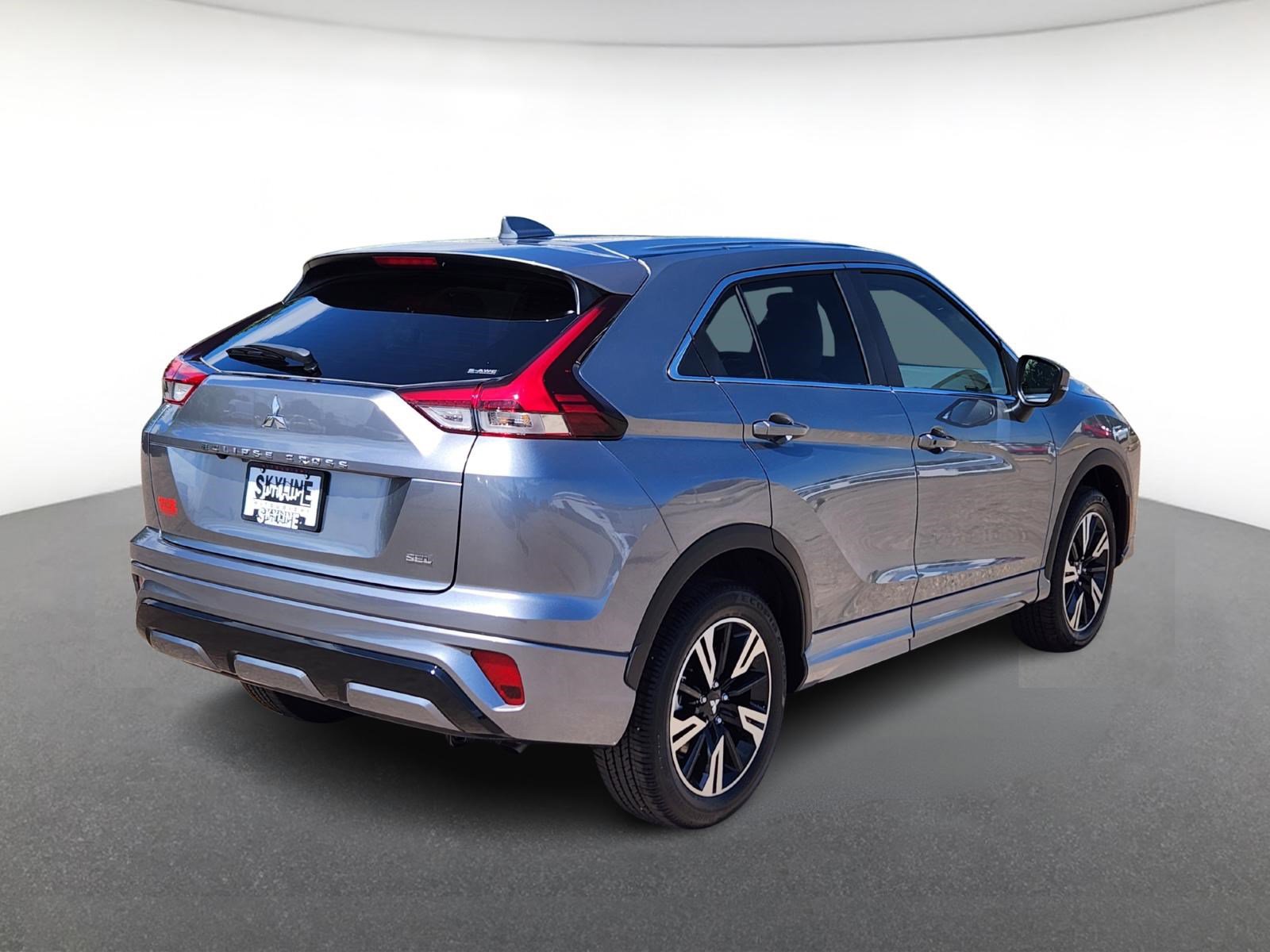 2025 Mitsubishi Eclipse Cross SEL photo 3
