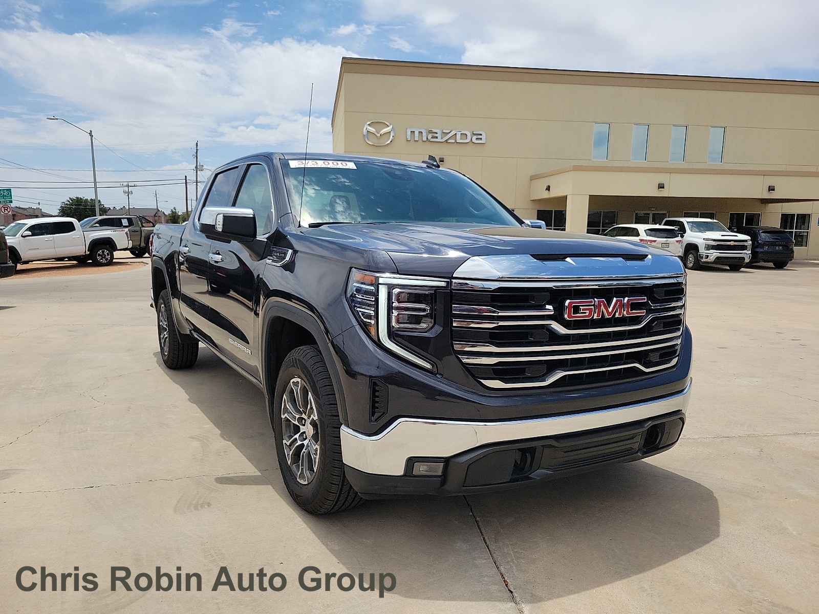 2025 GMC Sierra 4WD Crew Cab Short Box SLT's photo
