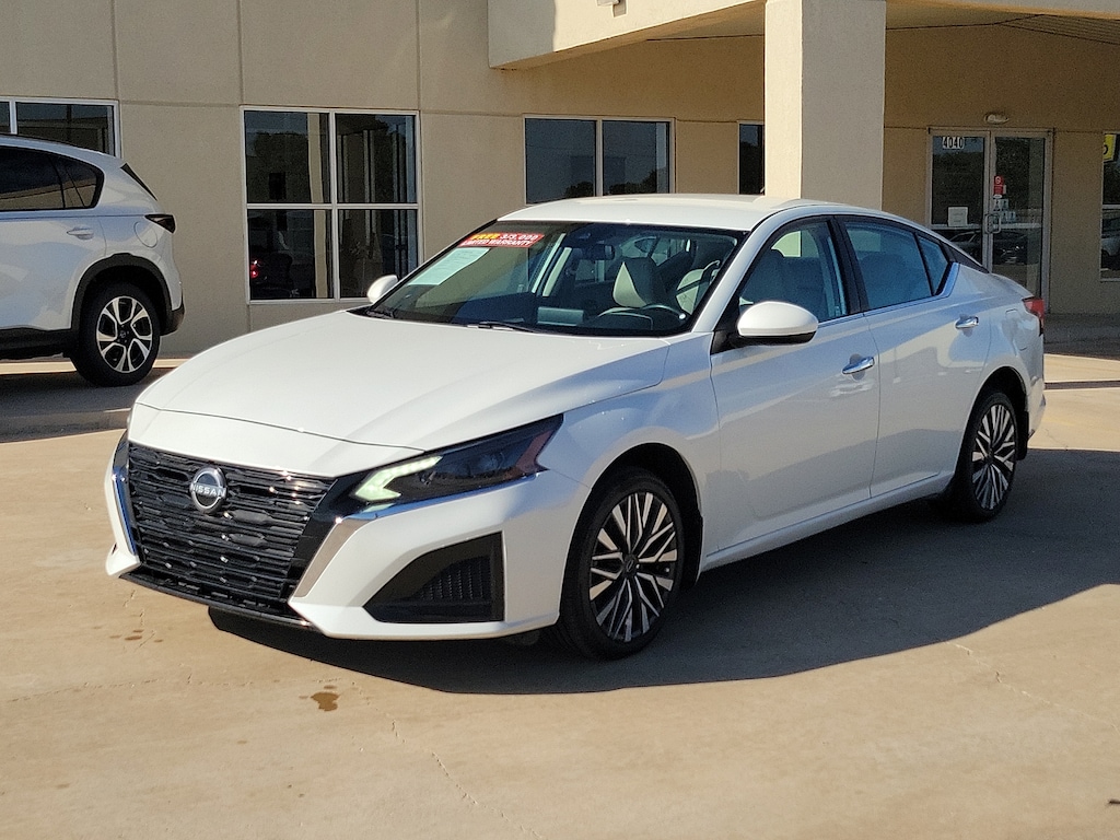 Used 2023 Nissan Altima 2.5 SV Sedan