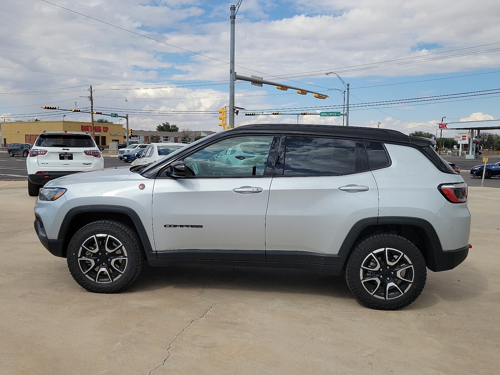 2024 Jeep Compass Trailhawk photo 4