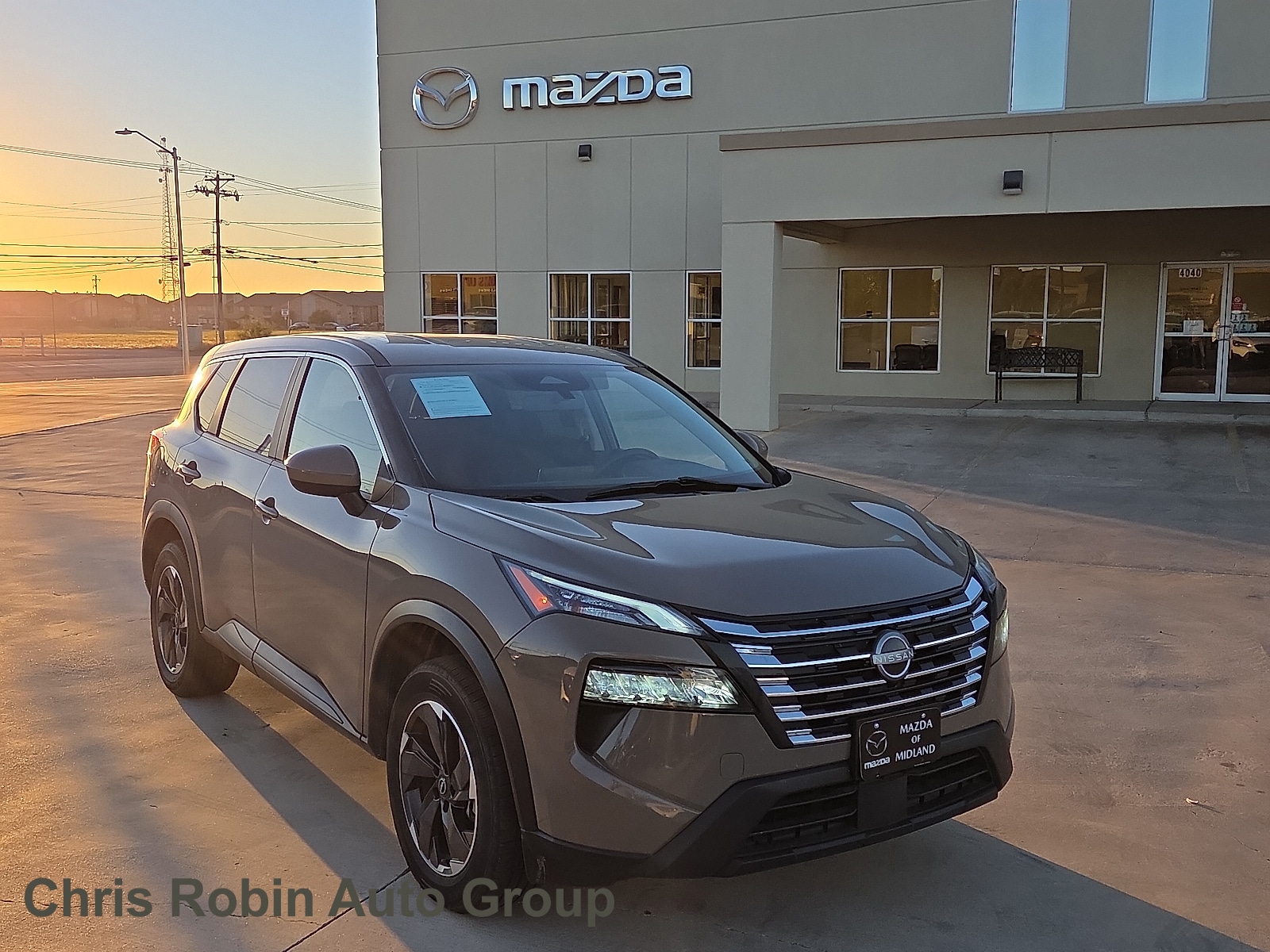 2024 Nissan Rogue SV's photo