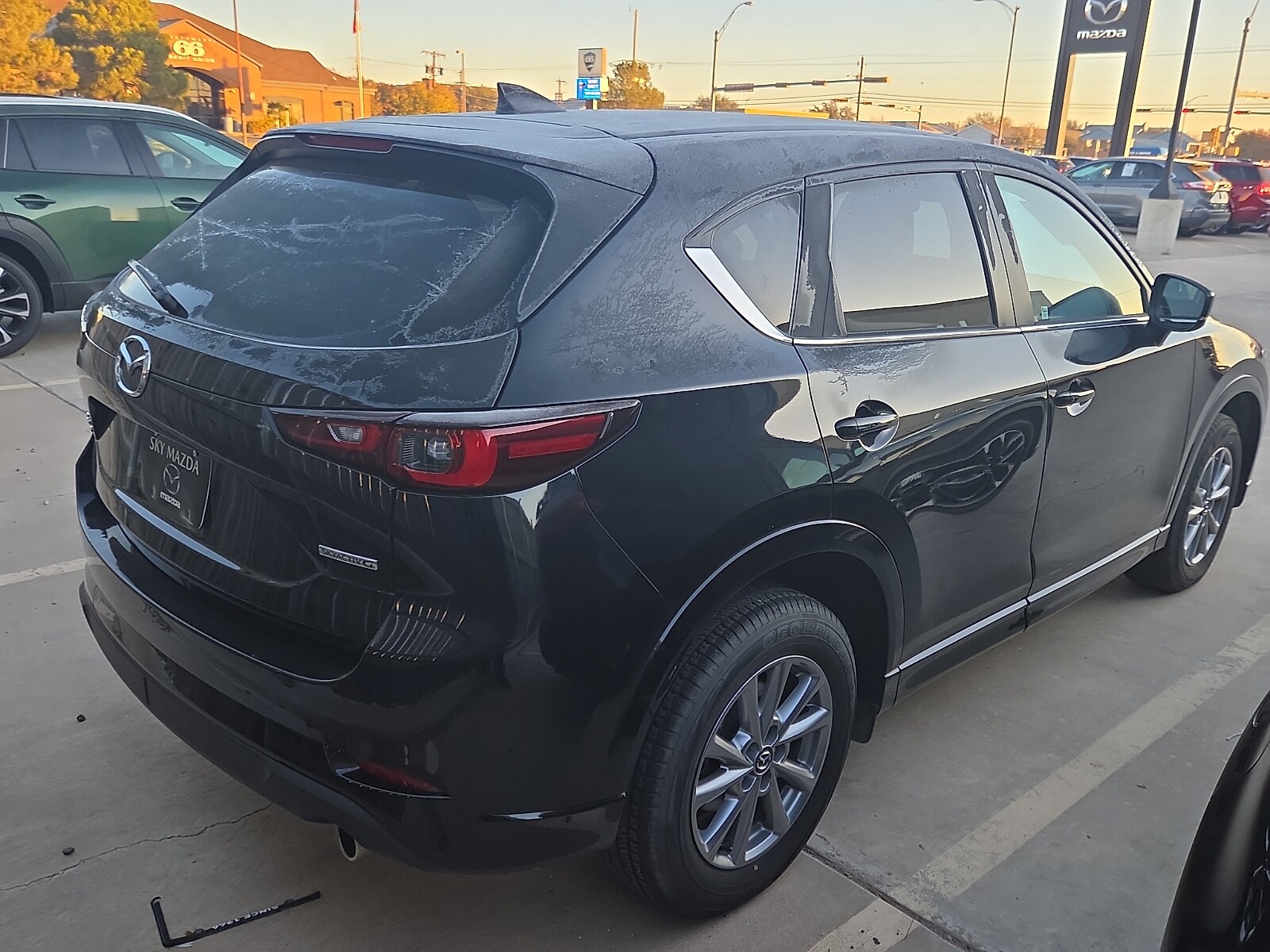 2025 Mazda CX-5 2.5 S Preferred photo 2