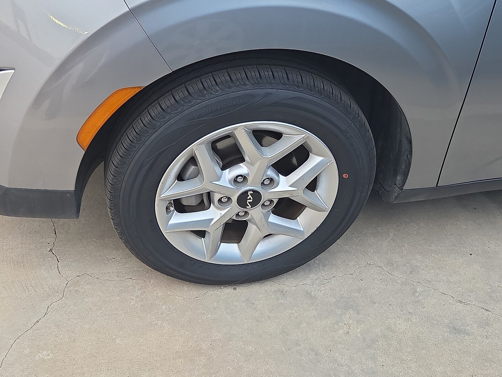 2024 Kia Soul LX photo 3