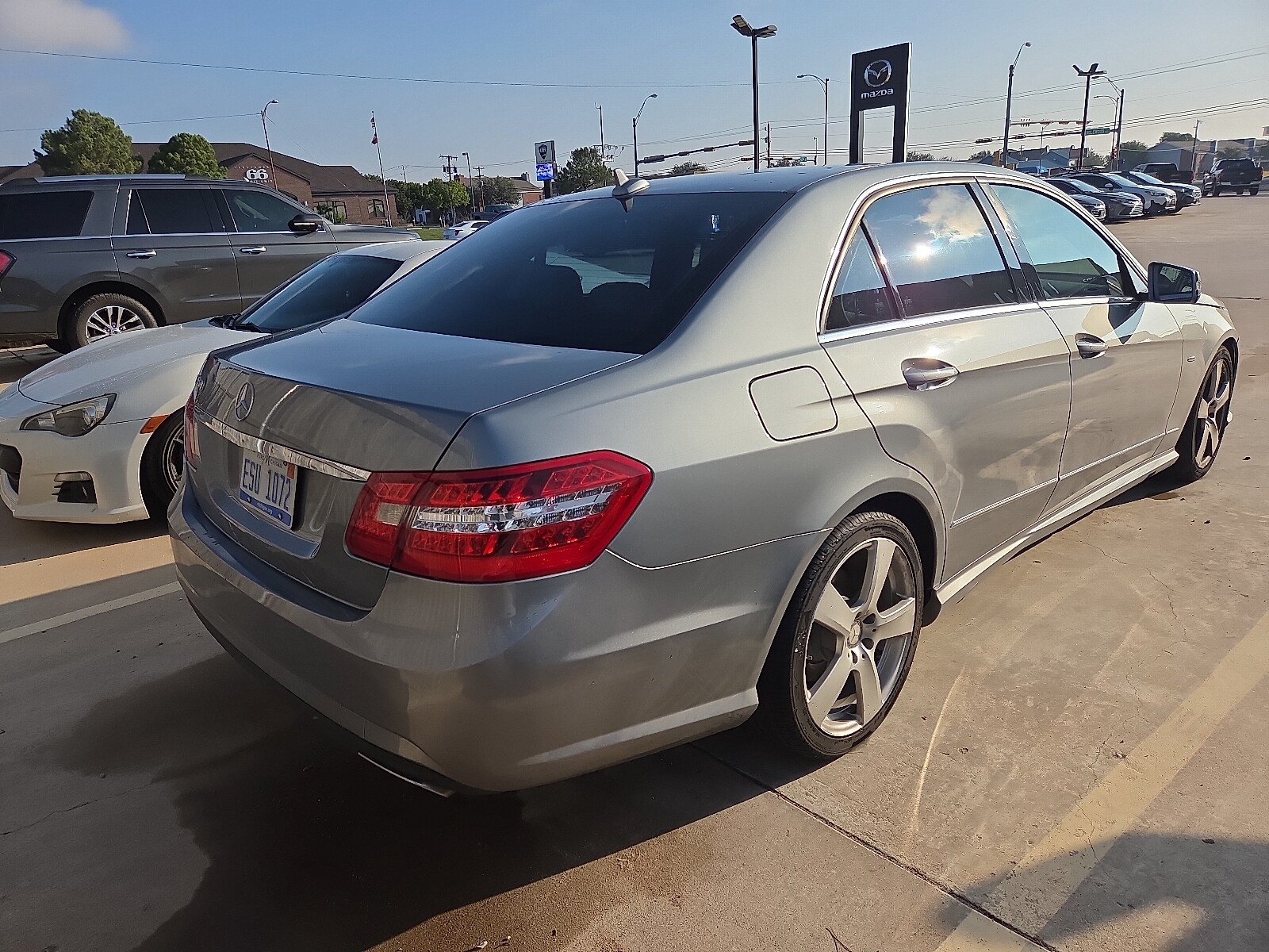 2012 Mercedes Benz E 350 Sedan photo 2