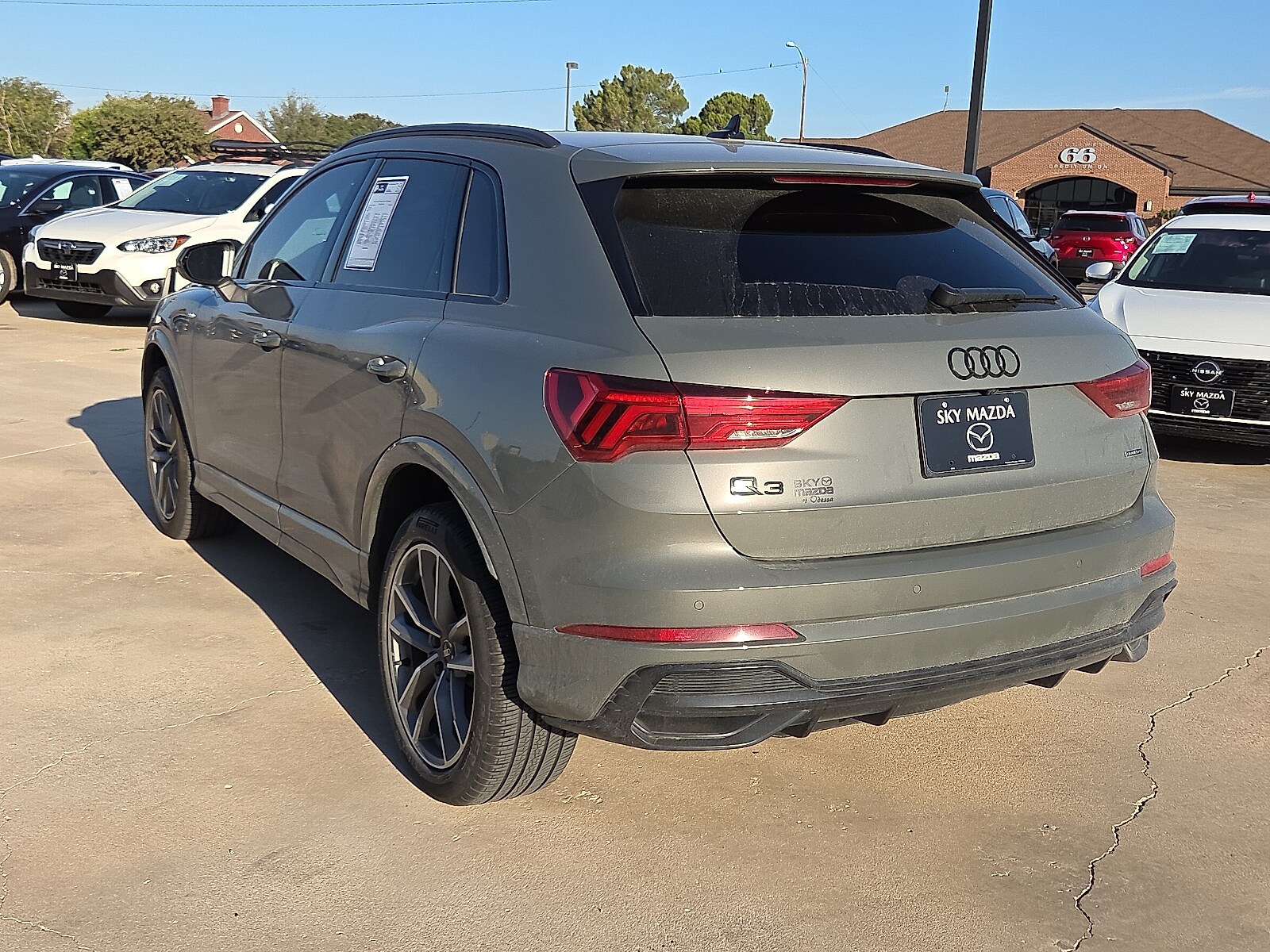 2022 Audi Q3 45 TFSI S line Premium photo 3