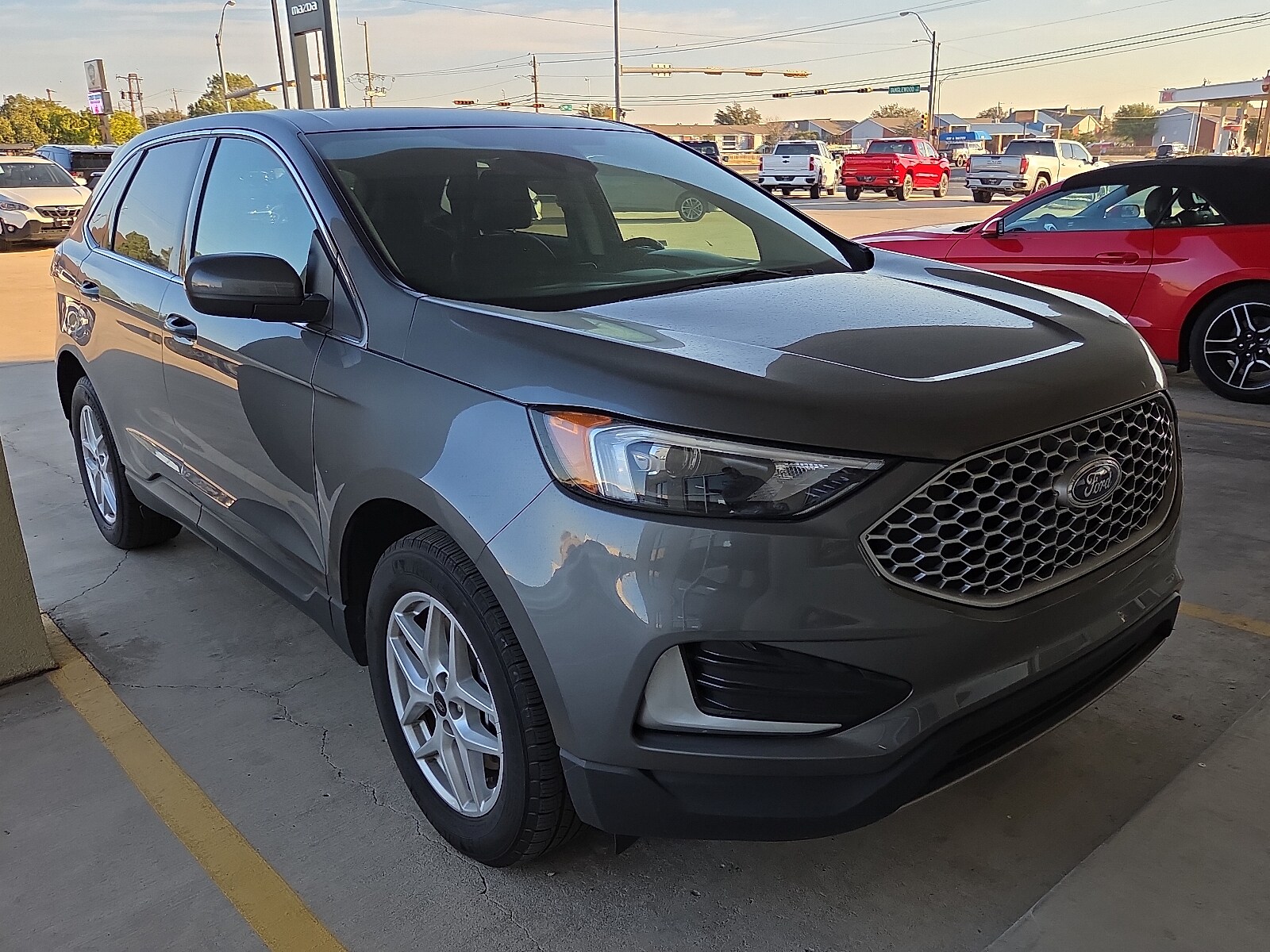 2024 Ford Edge SEL photo 2