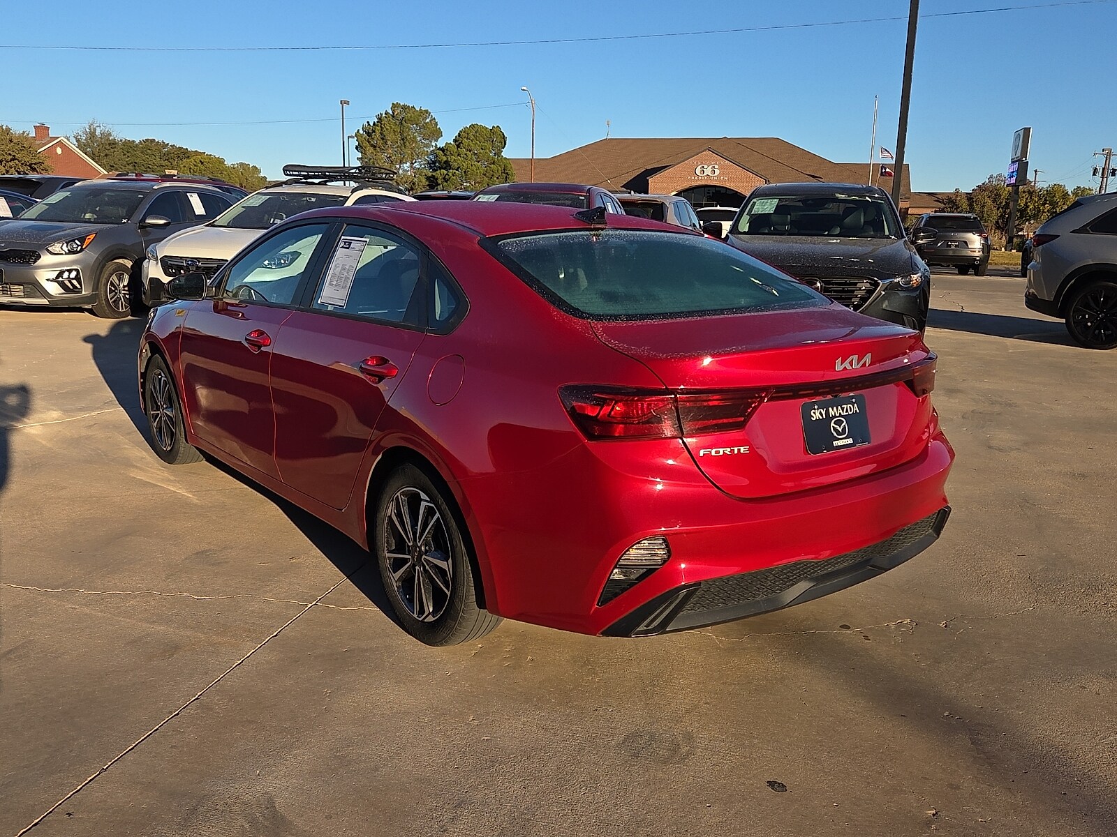2023 Kia Forte LXS photo 3