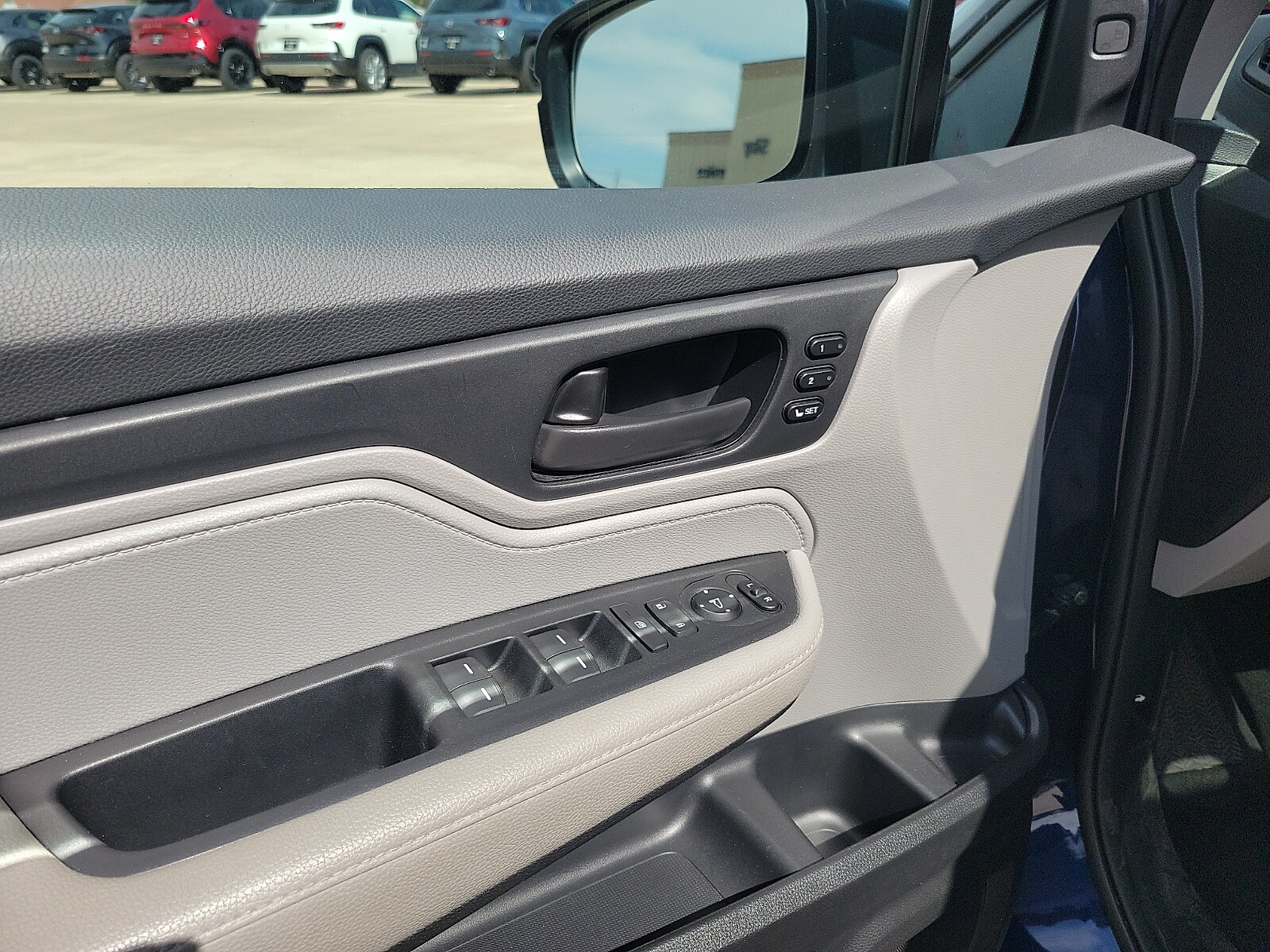 2024 Honda Odyssey EX-L - Photo 15