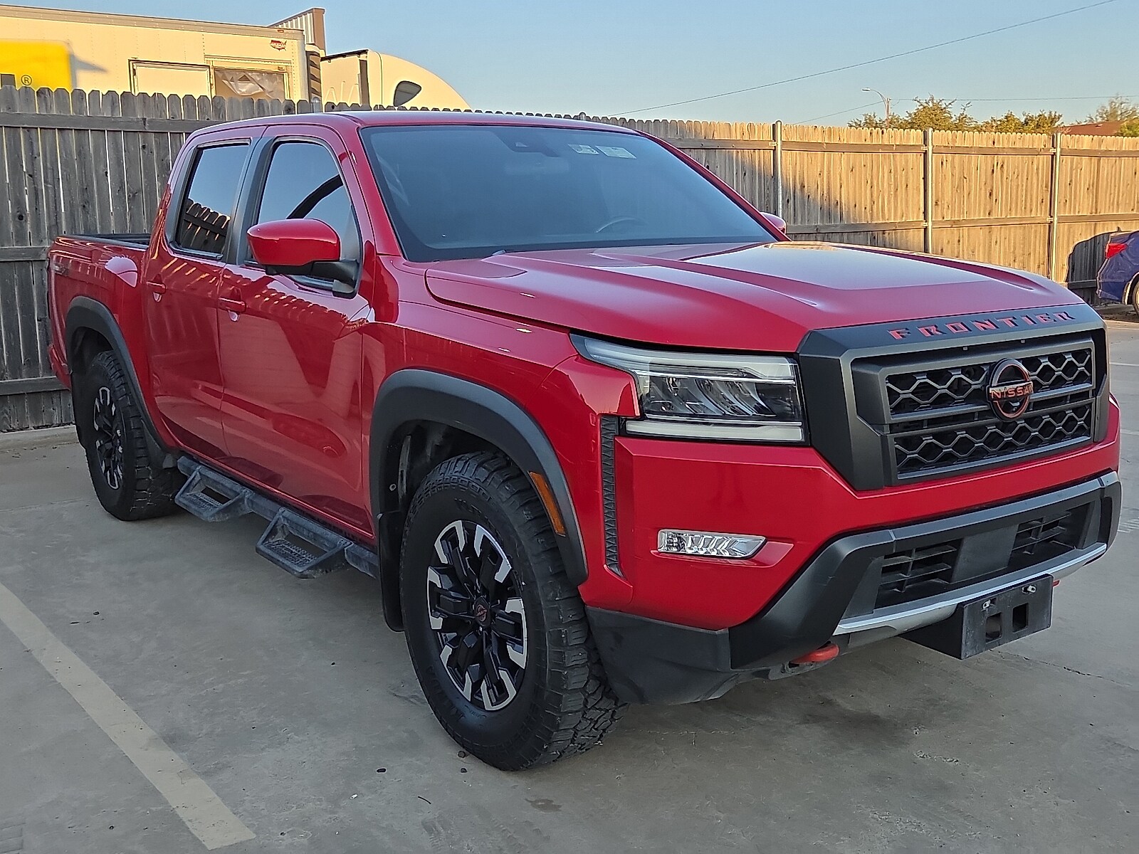 2022 Nissan Frontier PRO-X photo 2
