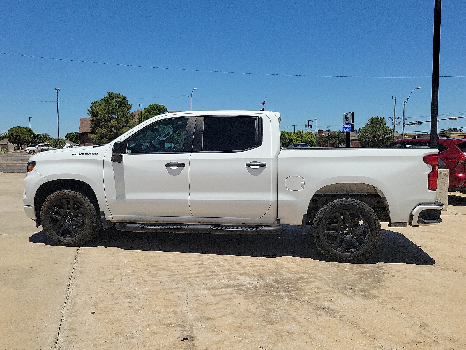 2024 Chevrolet Silverado 1500 Custom photo 4