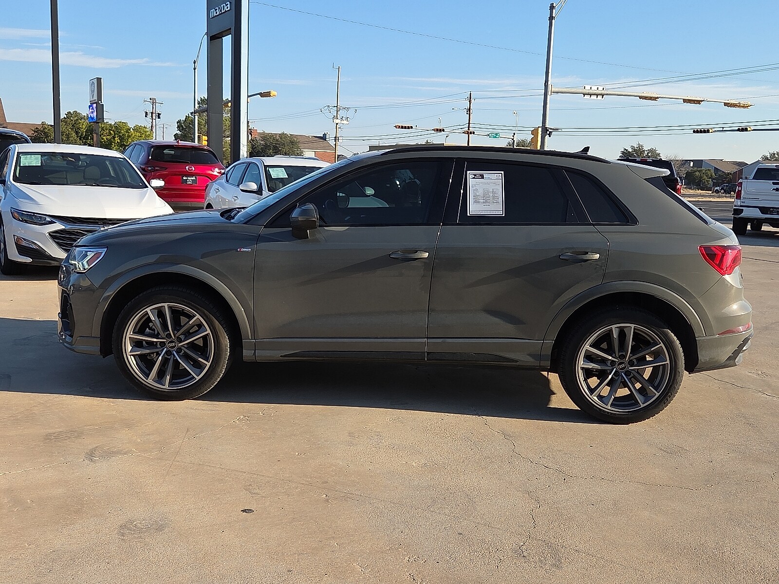 2022 Audi Q3 45 TFSI S line Premium photo 2