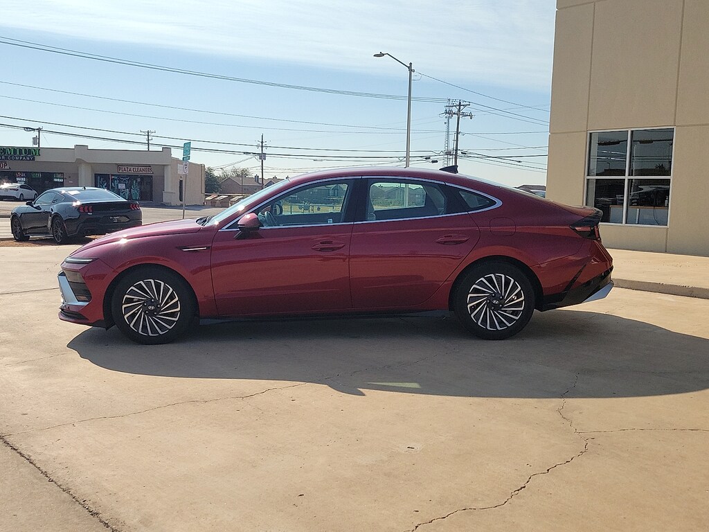 Used 2024 Hyundai Sonata Hybrid SEL Sedan