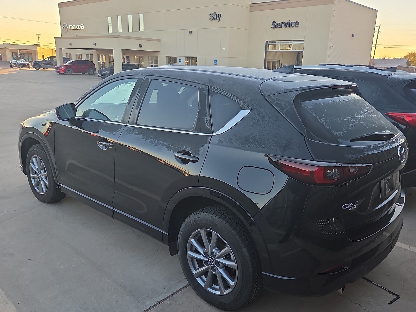 2025 Mazda CX-5 2.5 S Preferred photo 3