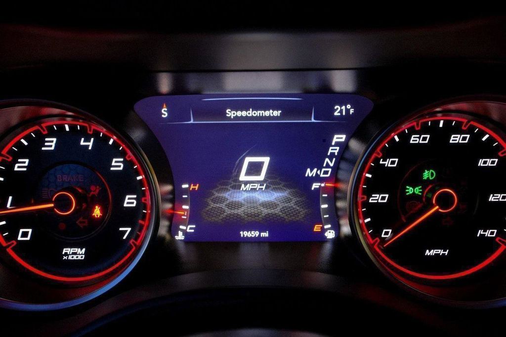 2023 Dodge Charger SXT photo 4