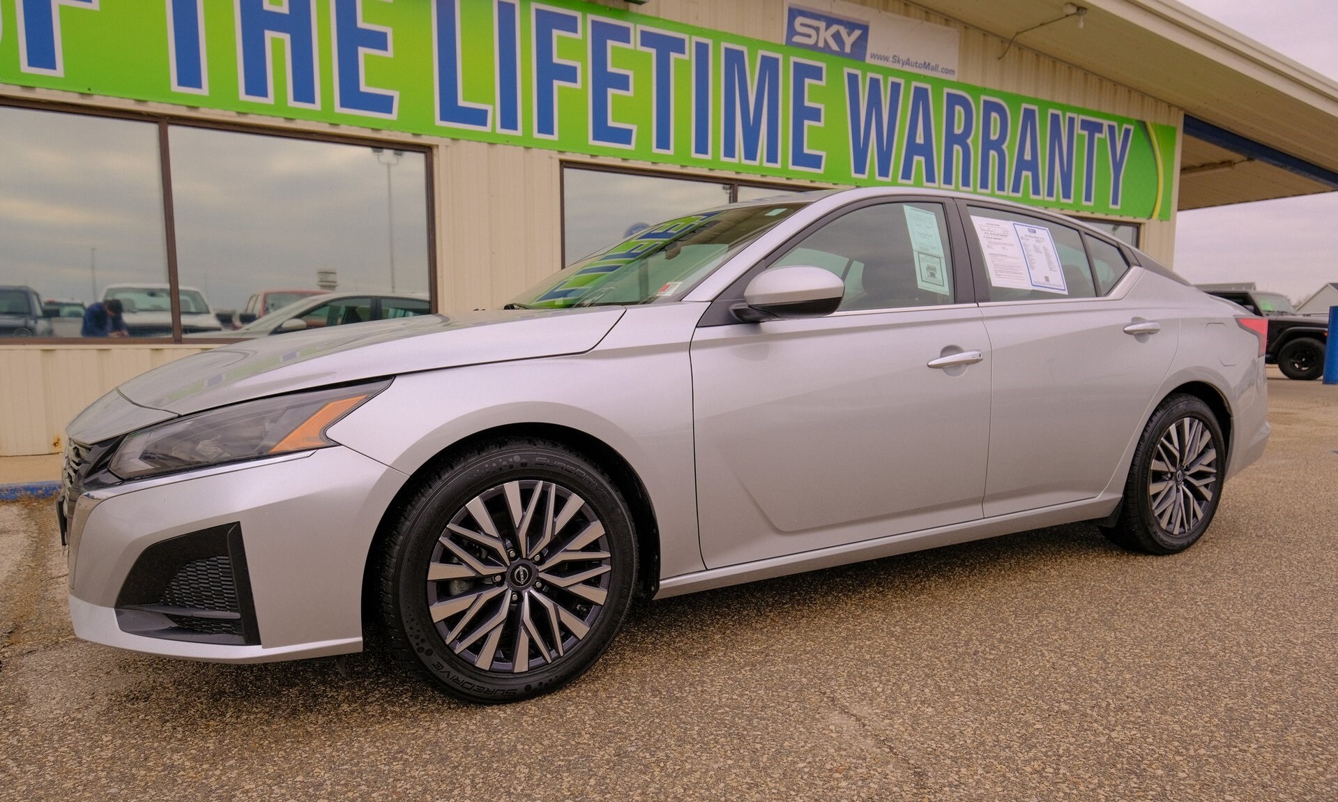 2023 Nissan Altima 2.5 SV photo 2