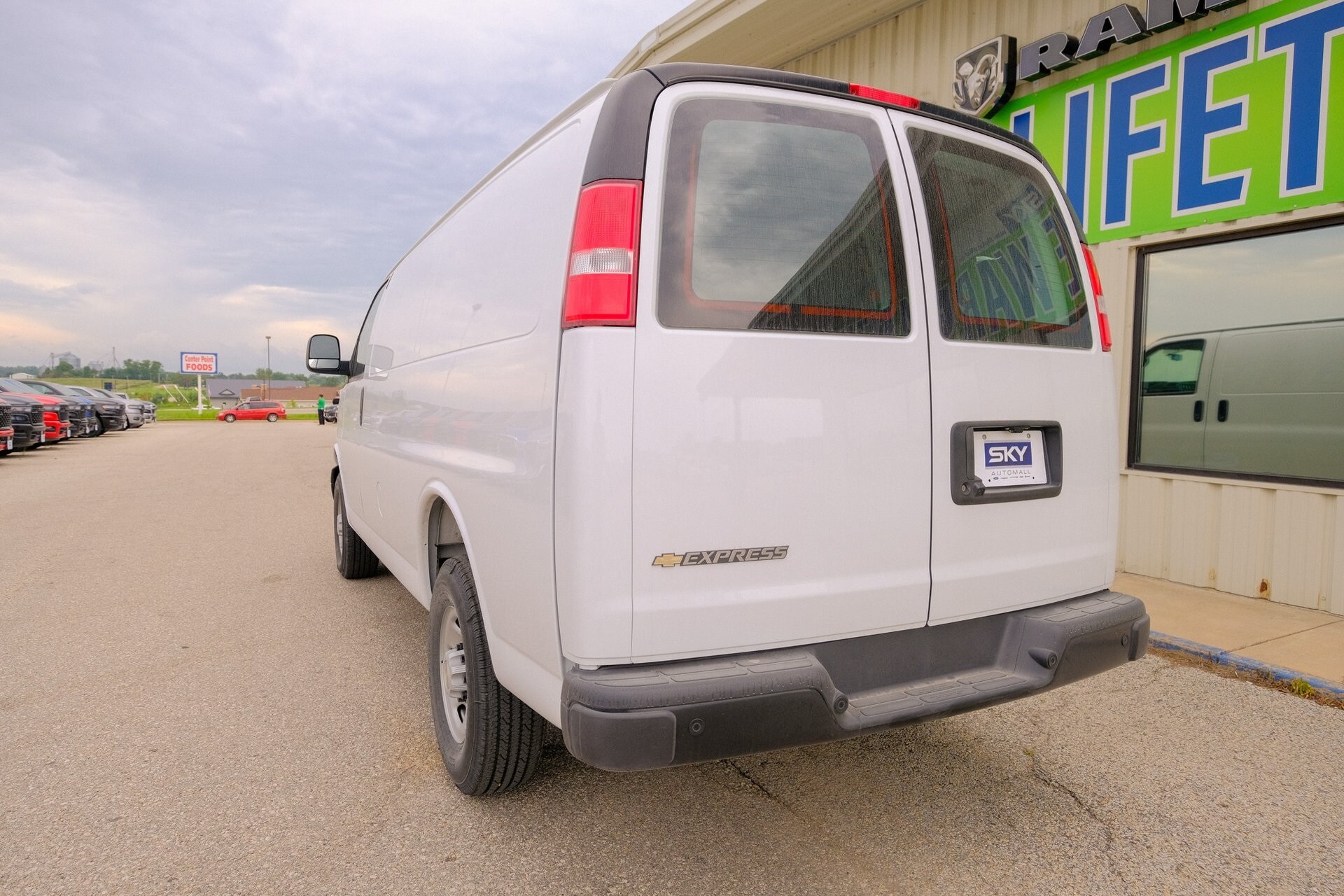 2025 Chevrolet Express Cargo 2500 Work Van photo 3