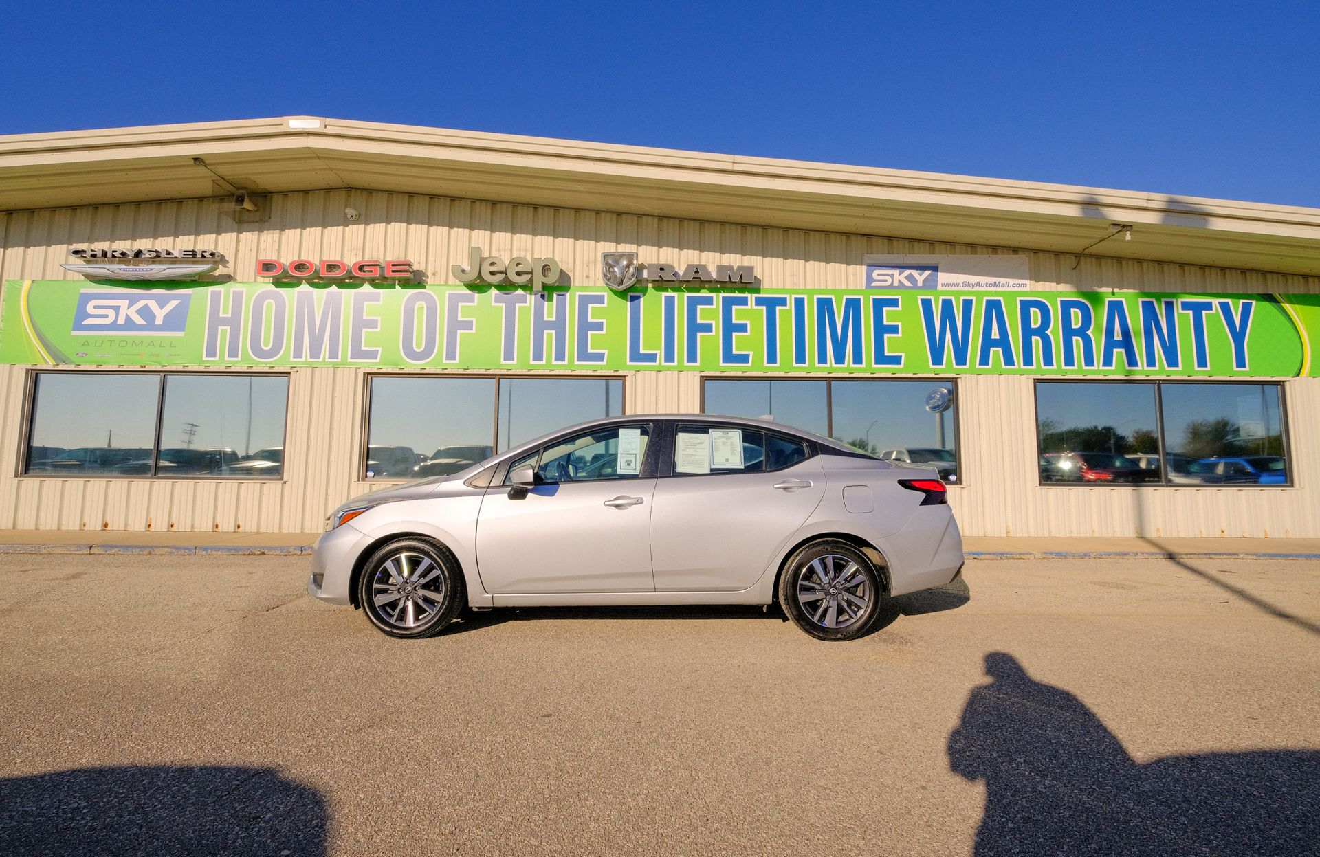 2023 Nissan Versa 1.6 SV photo 2