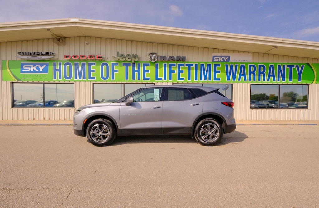 Used 2025 Chevrolet Blazer LT w/2LT SUV