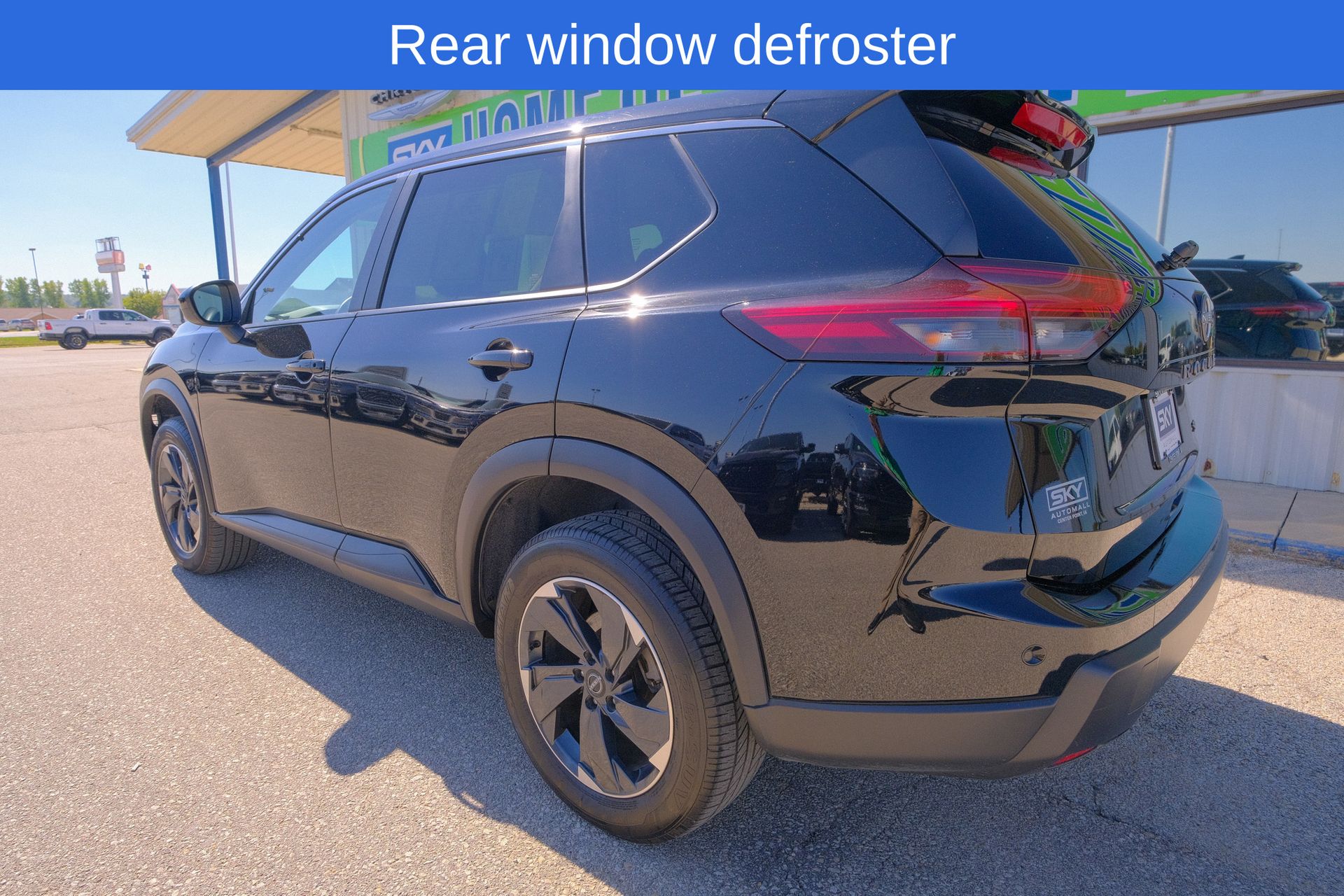 2024 Nissan Rogue SV photo 4